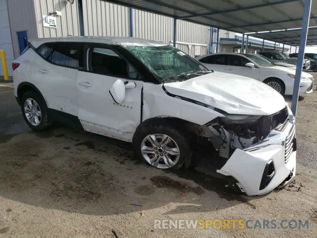 4 Photograph of a damaged car 3GNKBCR40NS134296 CHEVROLET BLAZER 2022