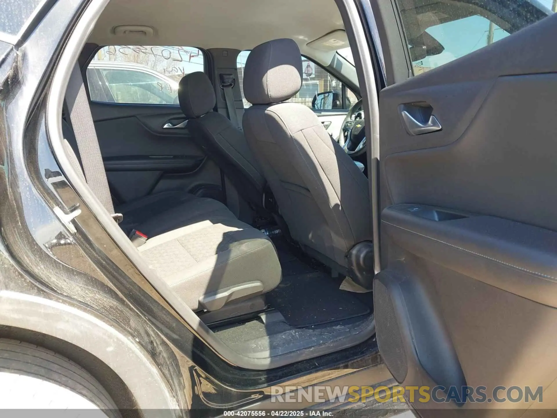 8 Photograph of a damaged car 3GNKBCR40NS149123 CHEVROLET BLAZER 2022