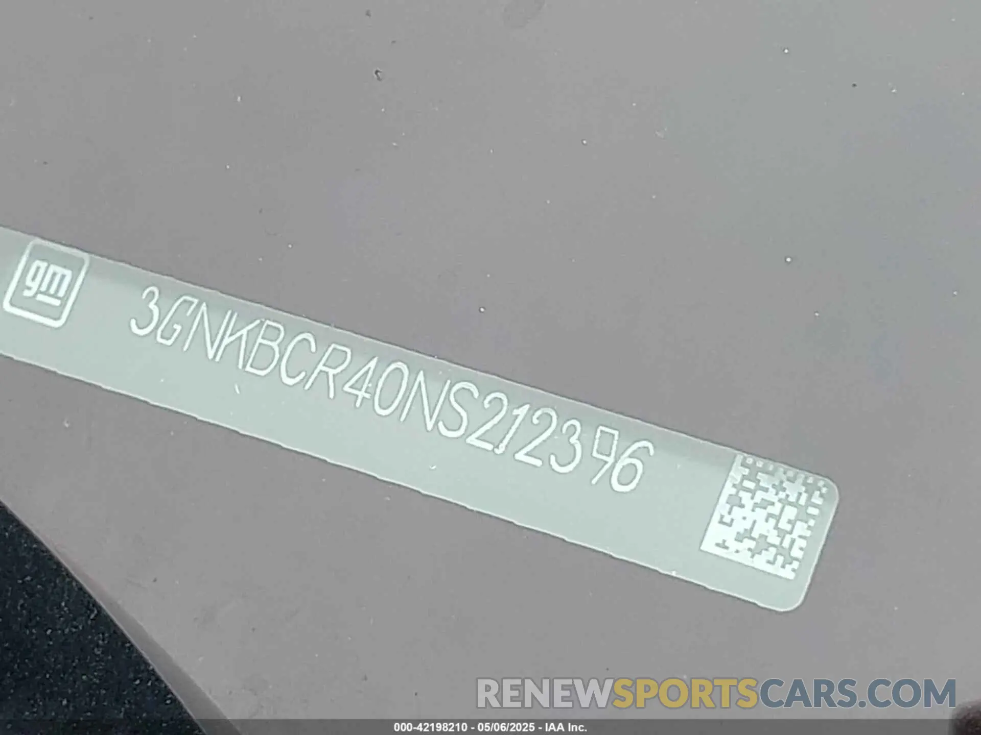 17 Photograph of a damaged car 3GNKBCR40NS212396 CHEVROLET BLAZER 2022