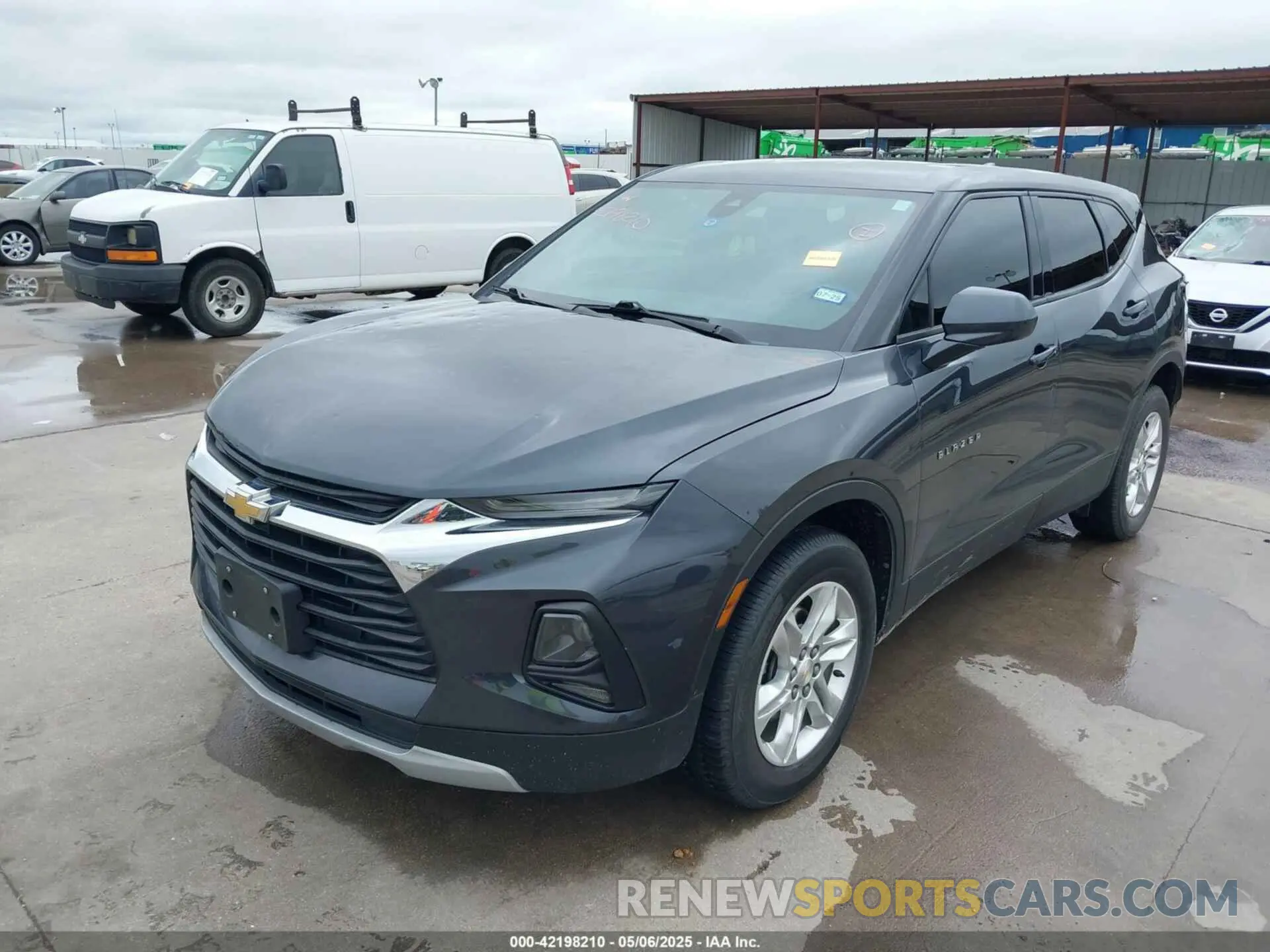 2 Photograph of a damaged car 3GNKBCR40NS212396 CHEVROLET BLAZER 2022