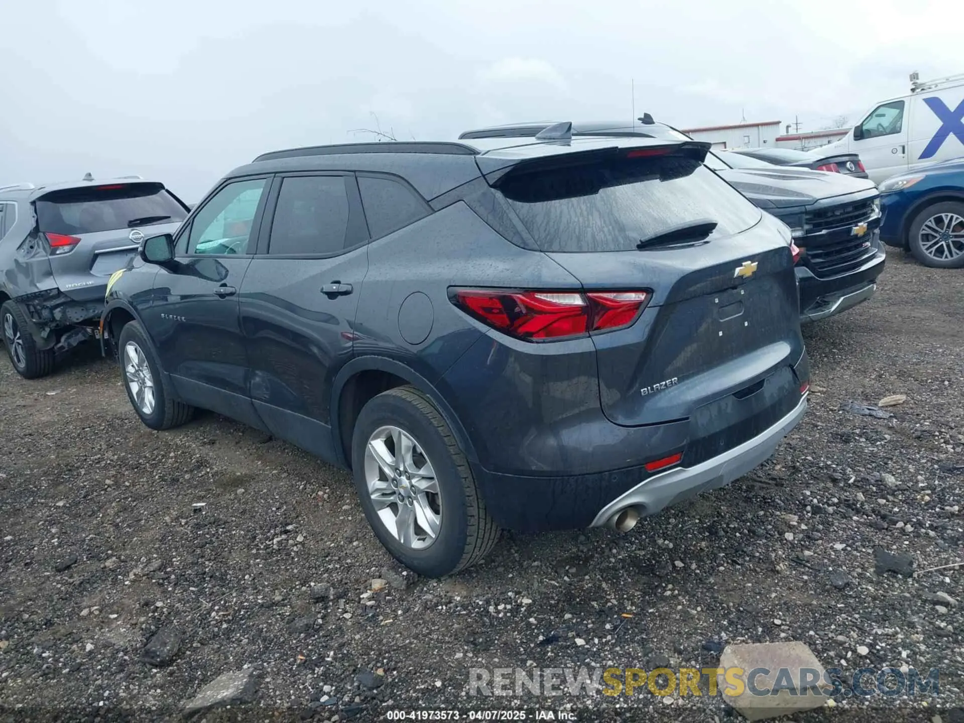 3 Photograph of a damaged car 3GNKBCR42NS124773 CHEVROLET BLAZER 2022
