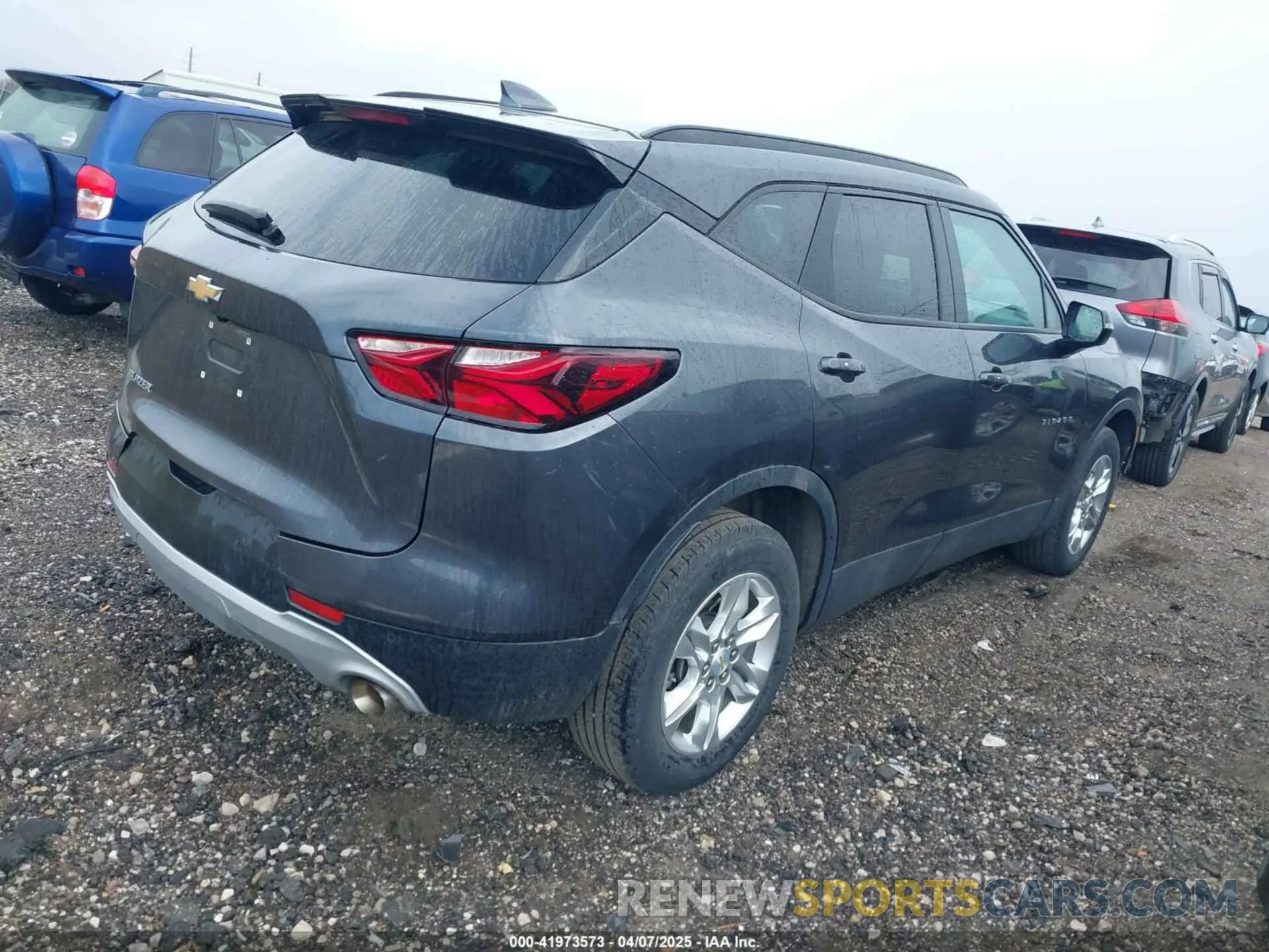 4 Photograph of a damaged car 3GNKBCR42NS124773 CHEVROLET BLAZER 2022