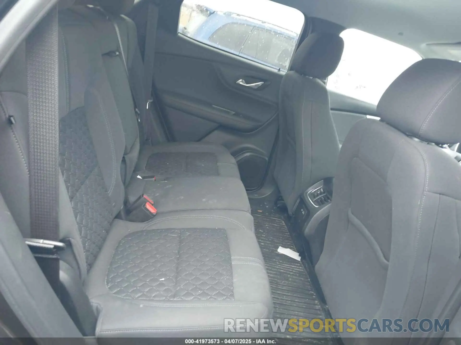 8 Photograph of a damaged car 3GNKBCR42NS124773 CHEVROLET BLAZER 2022