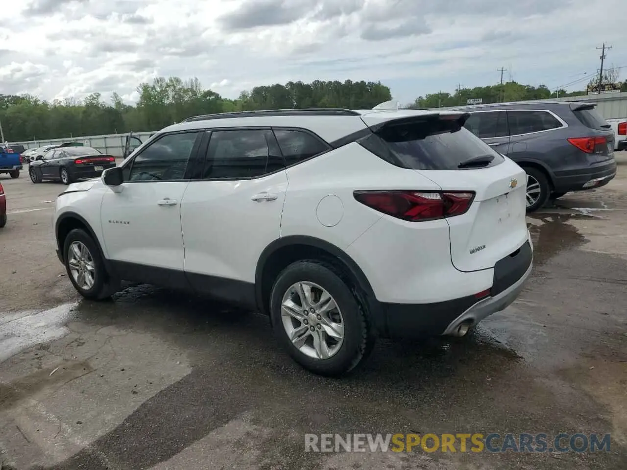 2 Photograph of a damaged car 3GNKBCR42NS125647 CHEVROLET BLAZER 2022