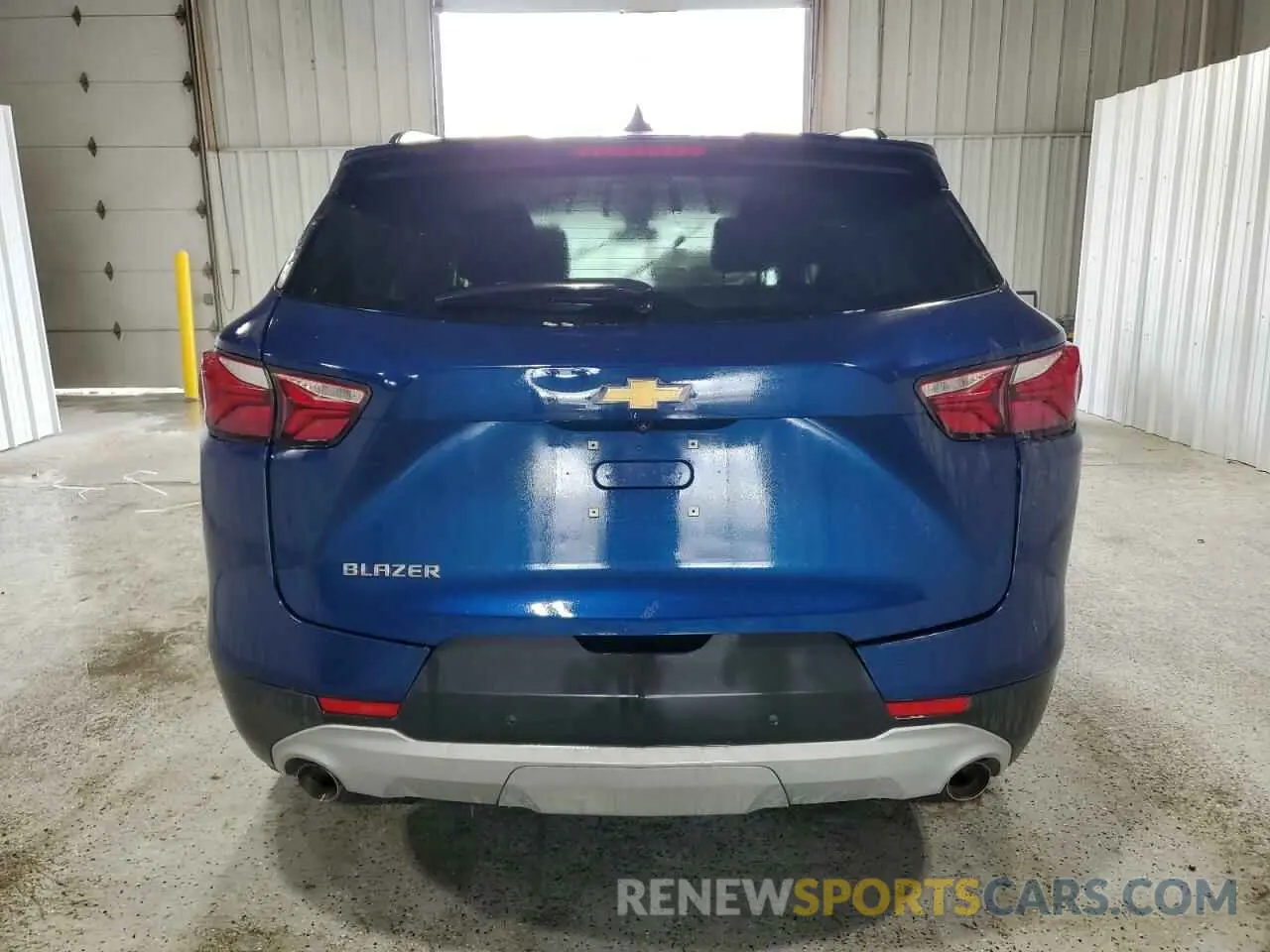 6 Photograph of a damaged car 3GNKBCR42NS203117 CHEVROLET BLAZER 2022