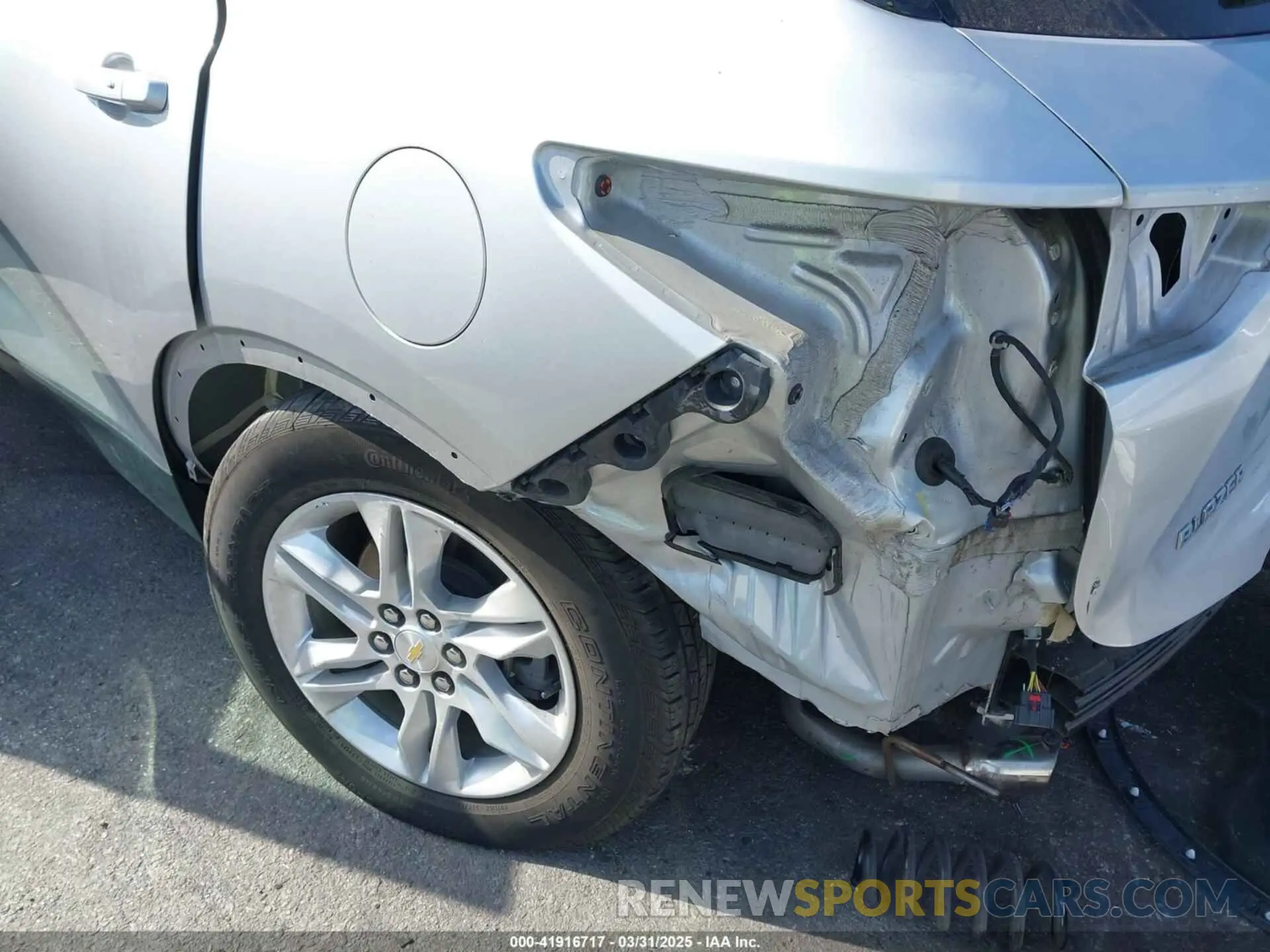6 Photograph of a damaged car 3GNKBCR43NS117167 CHEVROLET BLAZER 2022