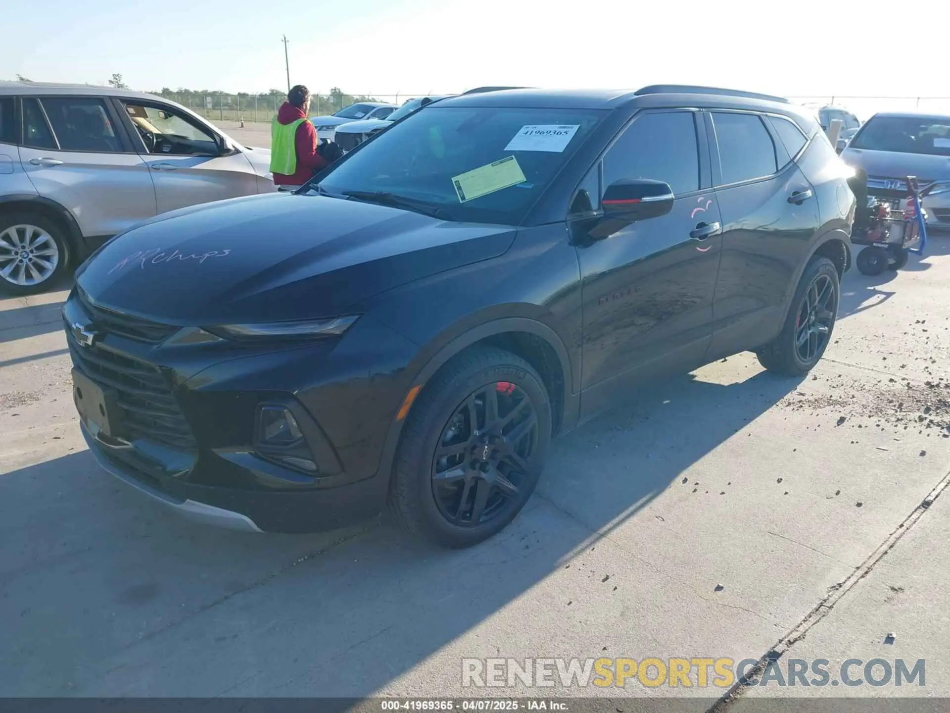 2 Photograph of a damaged car 3GNKBCR43NS117945 CHEVROLET BLAZER 2022