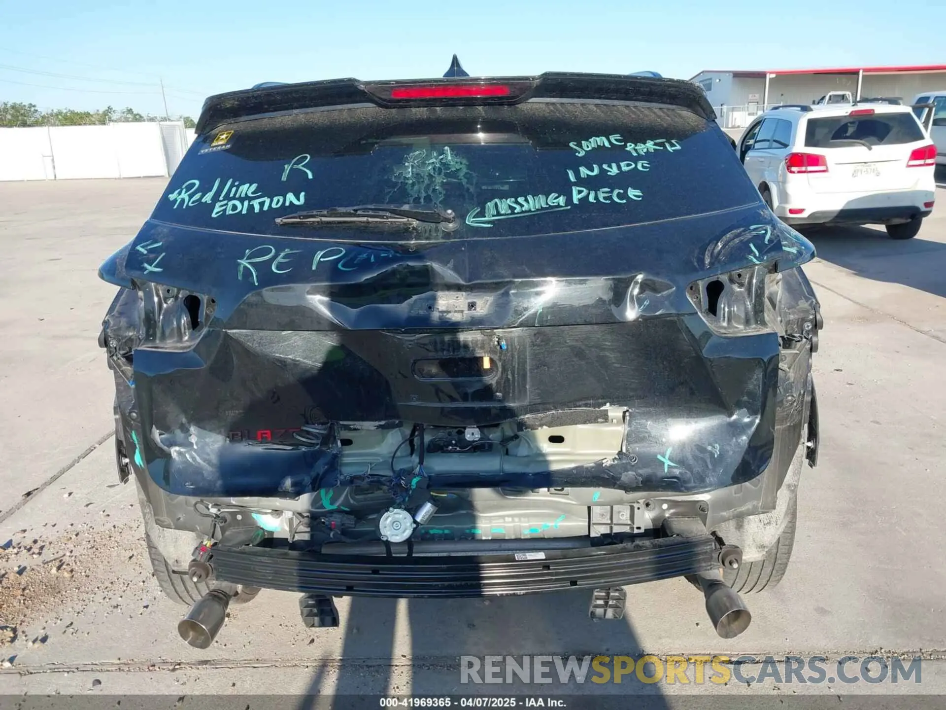 6 Photograph of a damaged car 3GNKBCR43NS117945 CHEVROLET BLAZER 2022