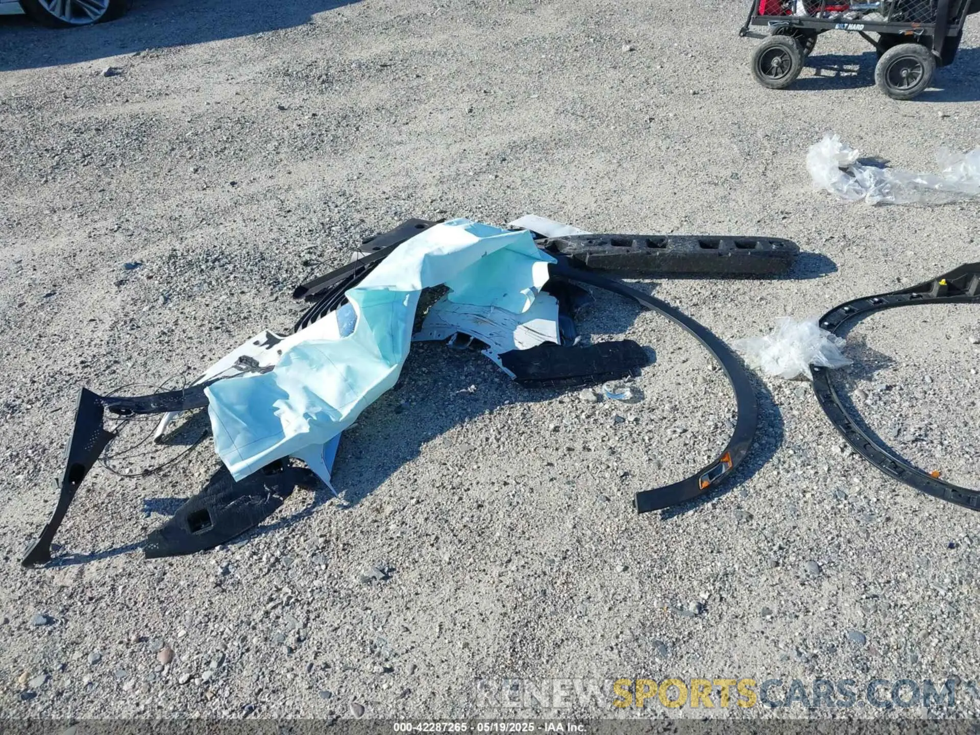 11 Photograph of a damaged car 3GNKBCR44NS126346 CHEVROLET BLAZER 2022