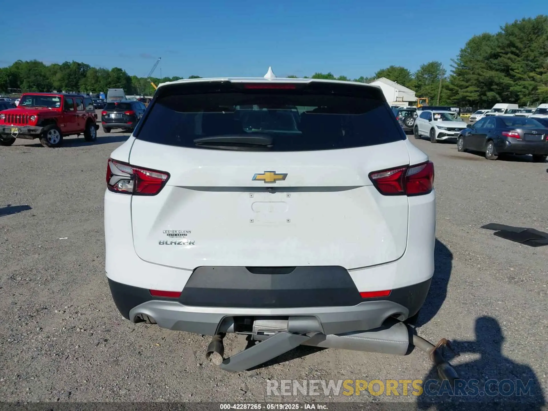 16 Photograph of a damaged car 3GNKBCR44NS126346 CHEVROLET BLAZER 2022