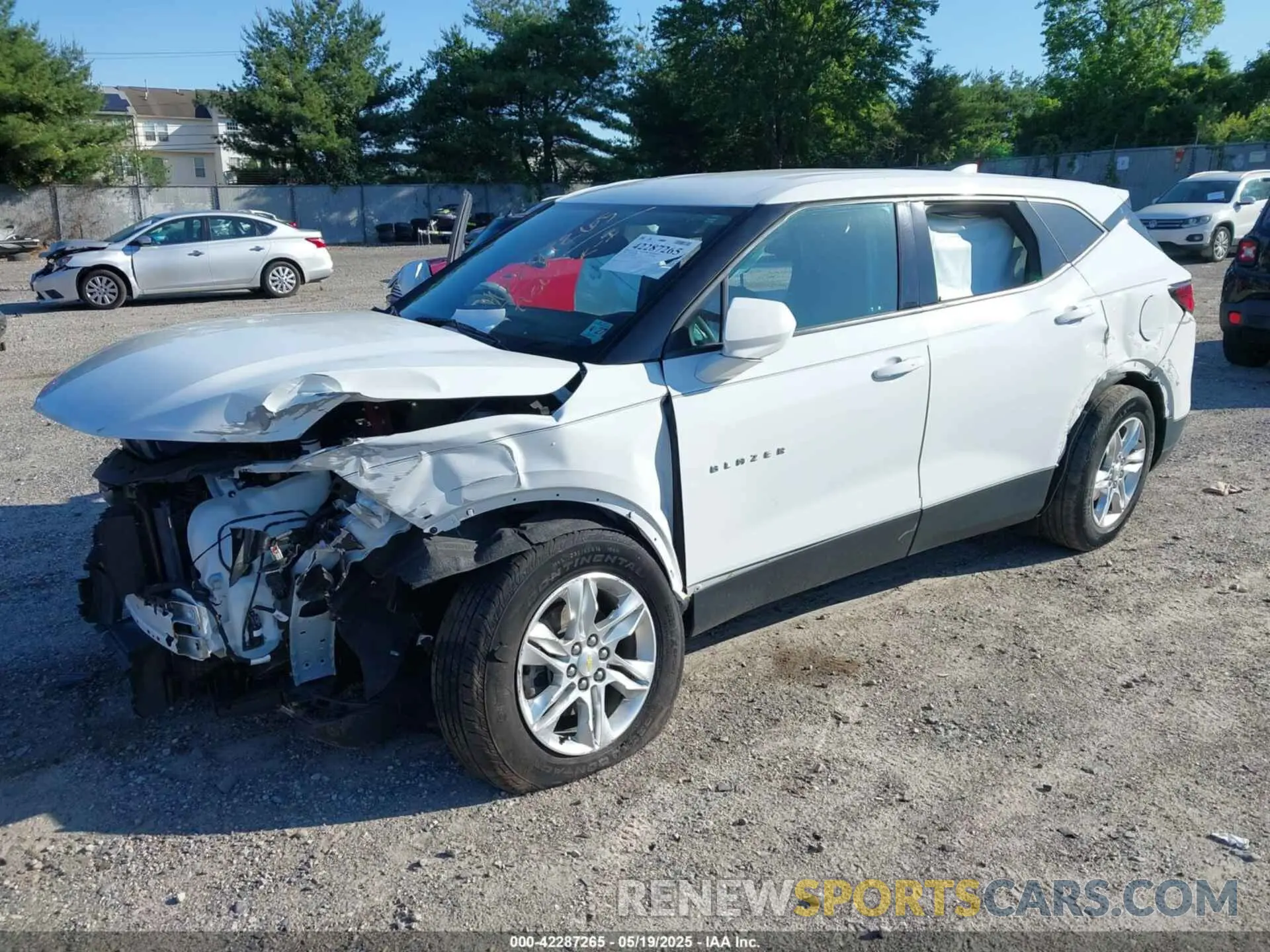 2 Photograph of a damaged car 3GNKBCR44NS126346 CHEVROLET BLAZER 2022