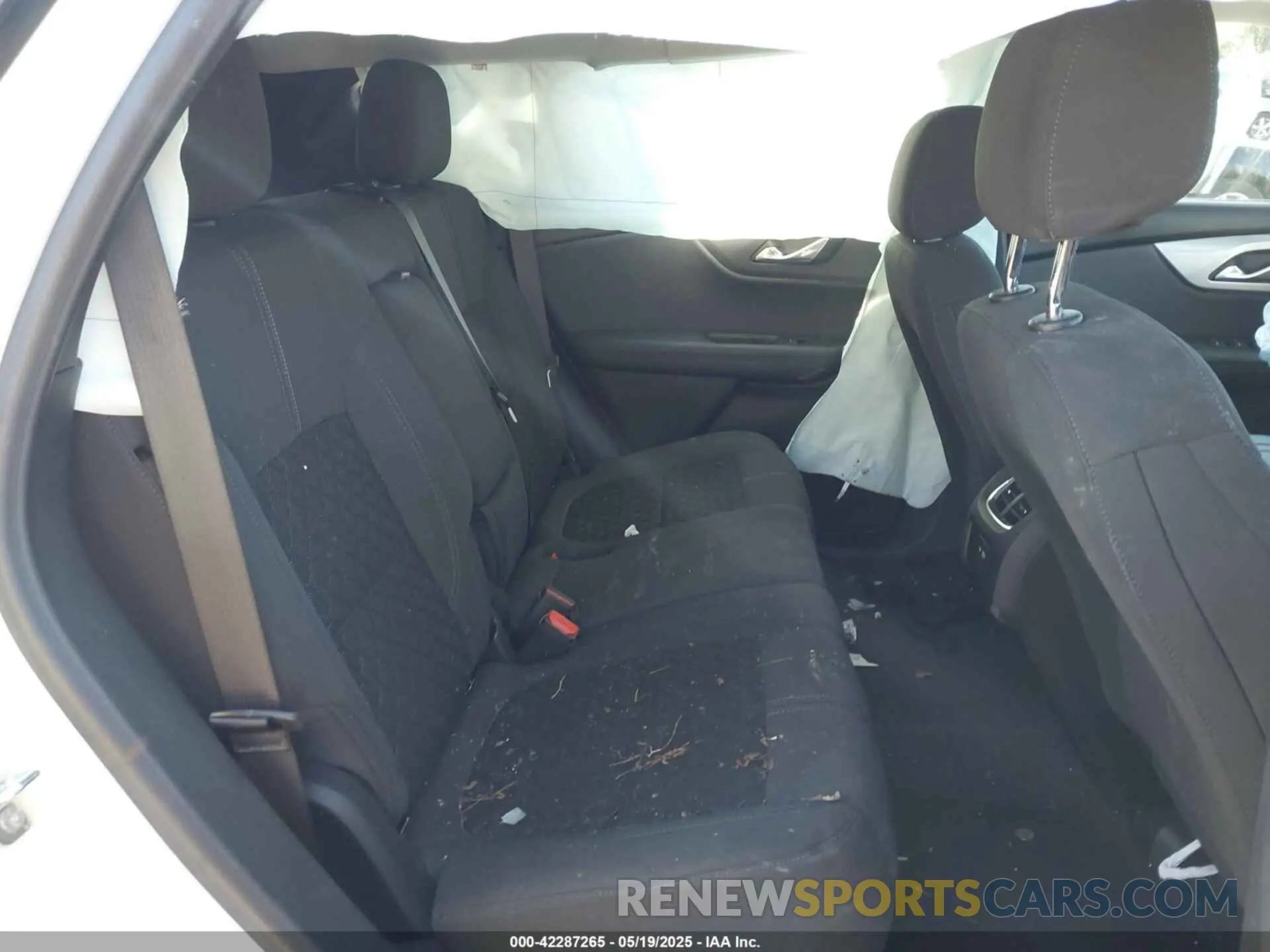 8 Photograph of a damaged car 3GNKBCR44NS126346 CHEVROLET BLAZER 2022