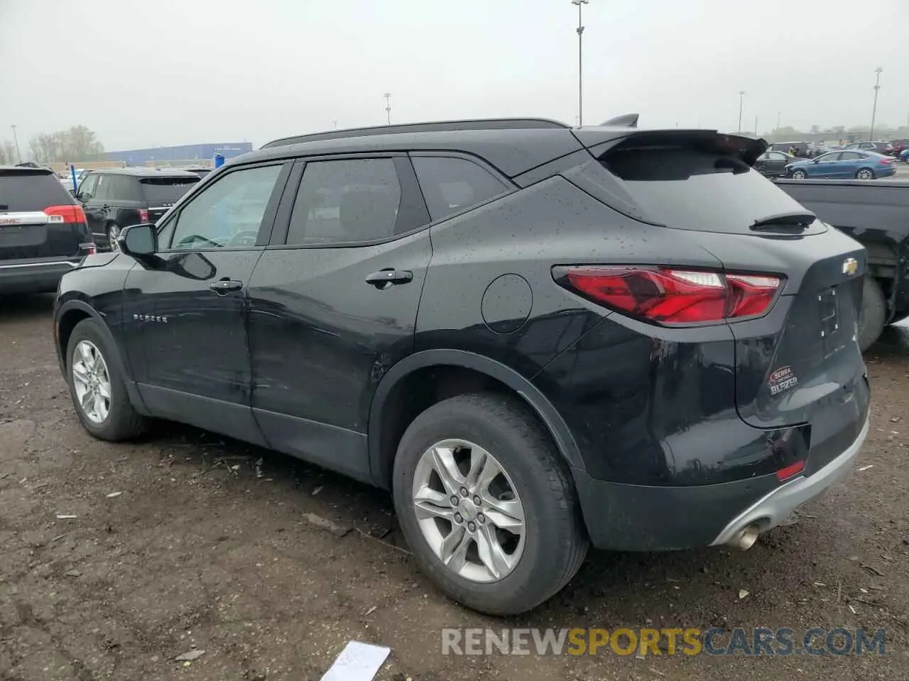 2 Photograph of a damaged car 3GNKBCR45NS165026 CHEVROLET BLAZER 2022