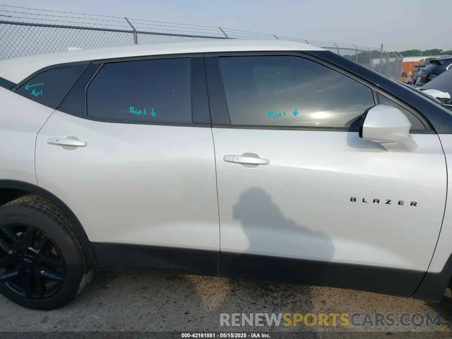 13 Photograph of a damaged car 3GNKBCR46NS124307 CHEVROLET BLAZER 2022