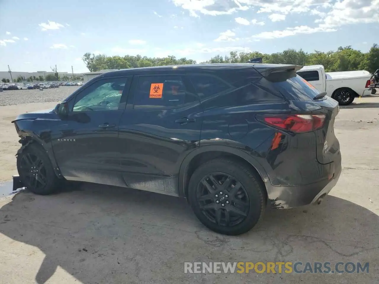 2 Photograph of a damaged car 3GNKBCR47NS123022 CHEVROLET BLAZER 2022