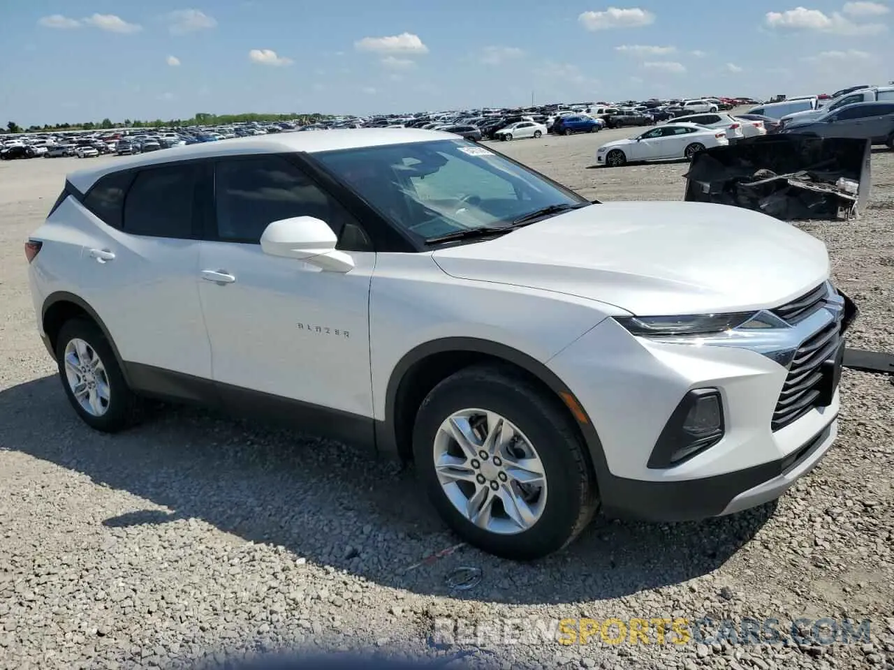4 Photograph of a damaged car 3GNKBCR49NS125094 CHEVROLET BLAZER 2022