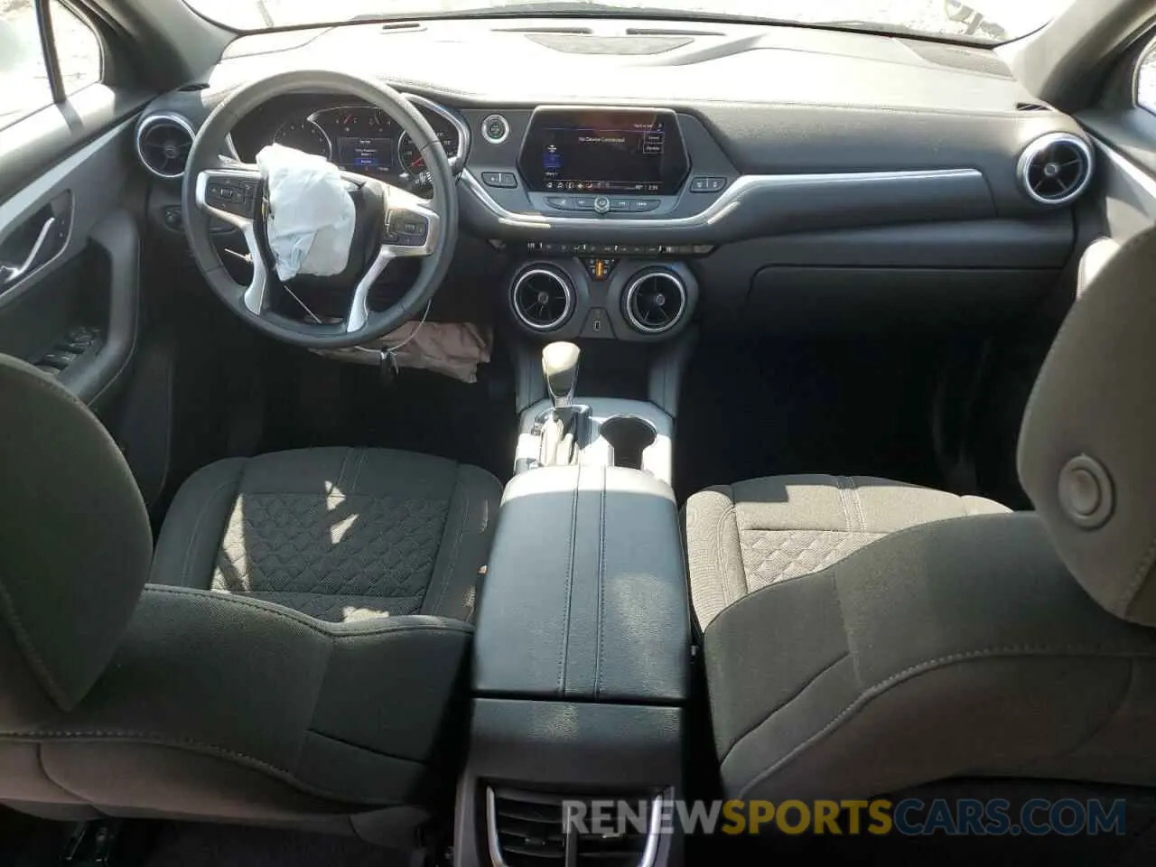 8 Photograph of a damaged car 3GNKBCR49NS125094 CHEVROLET BLAZER 2022