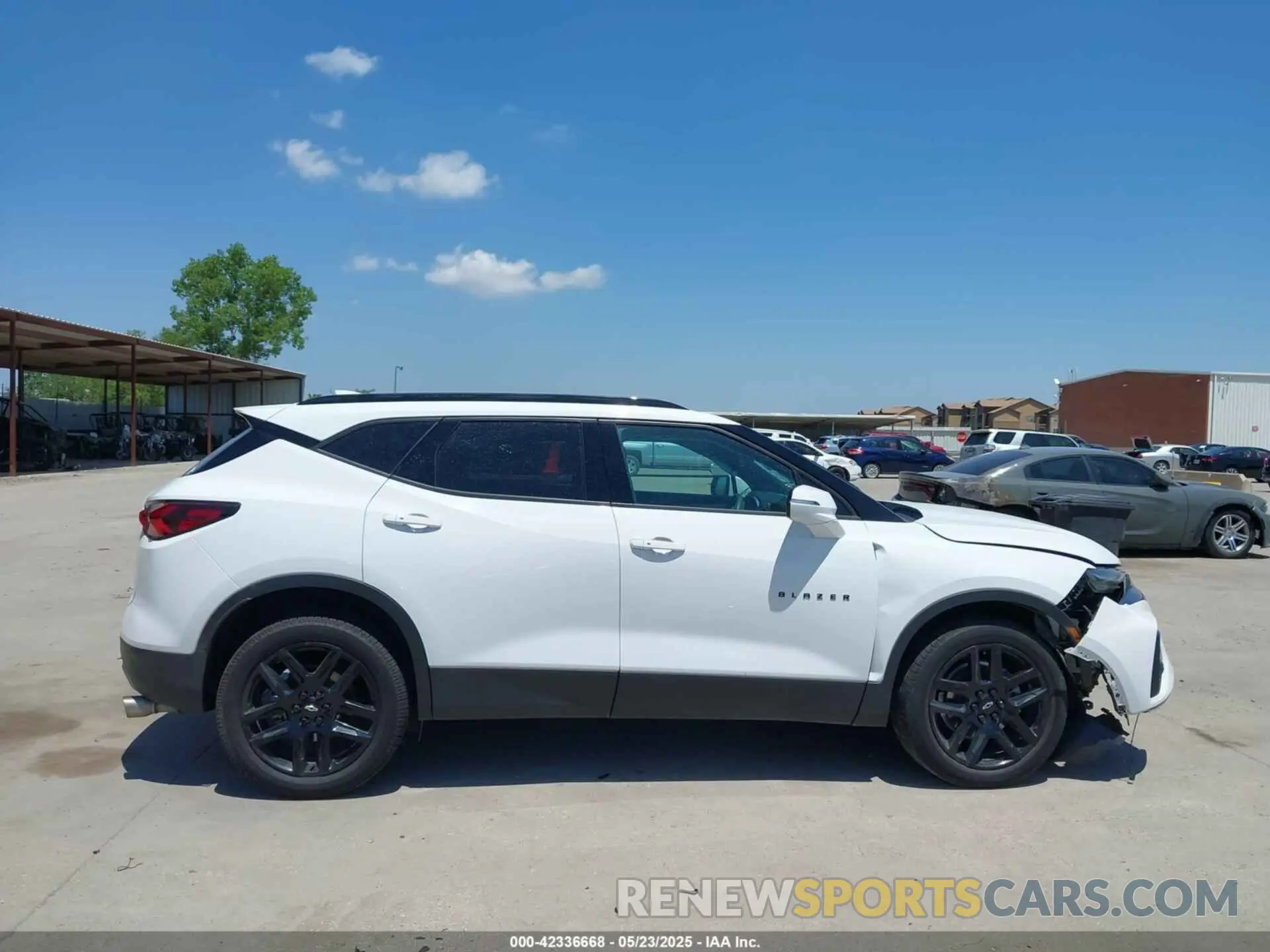 14 Photograph of a damaged car 3GNKBCR4XNS169556 CHEVROLET BLAZER 2022