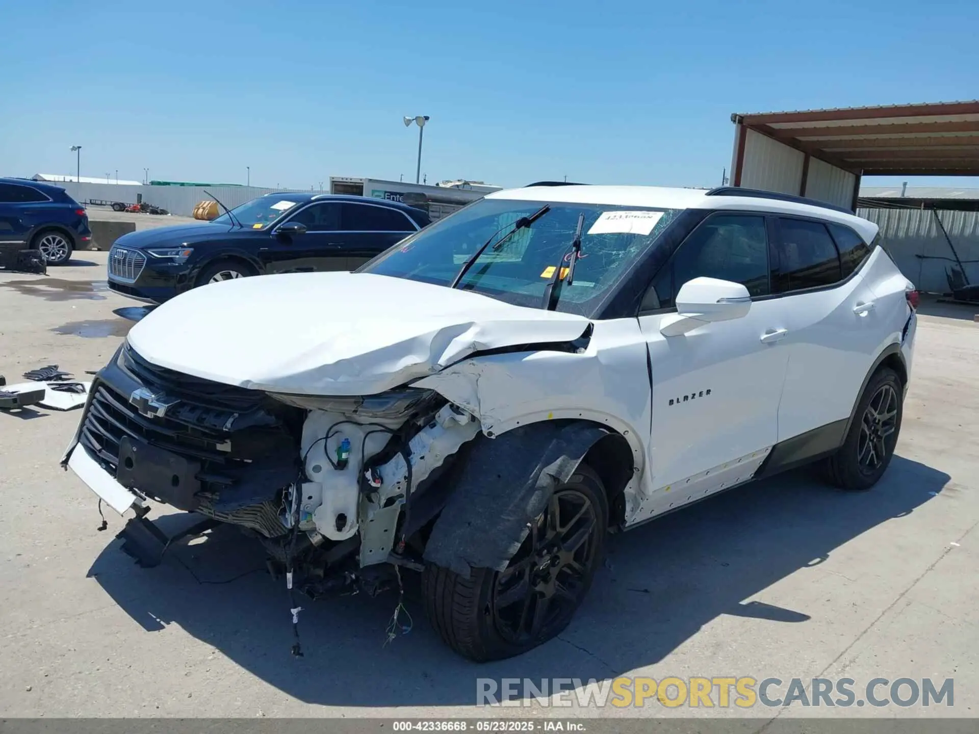 2 Photograph of a damaged car 3GNKBCR4XNS169556 CHEVROLET BLAZER 2022