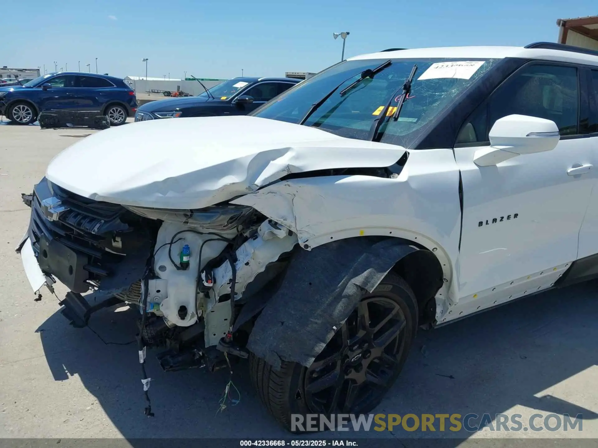 6 Photograph of a damaged car 3GNKBCR4XNS169556 CHEVROLET BLAZER 2022
