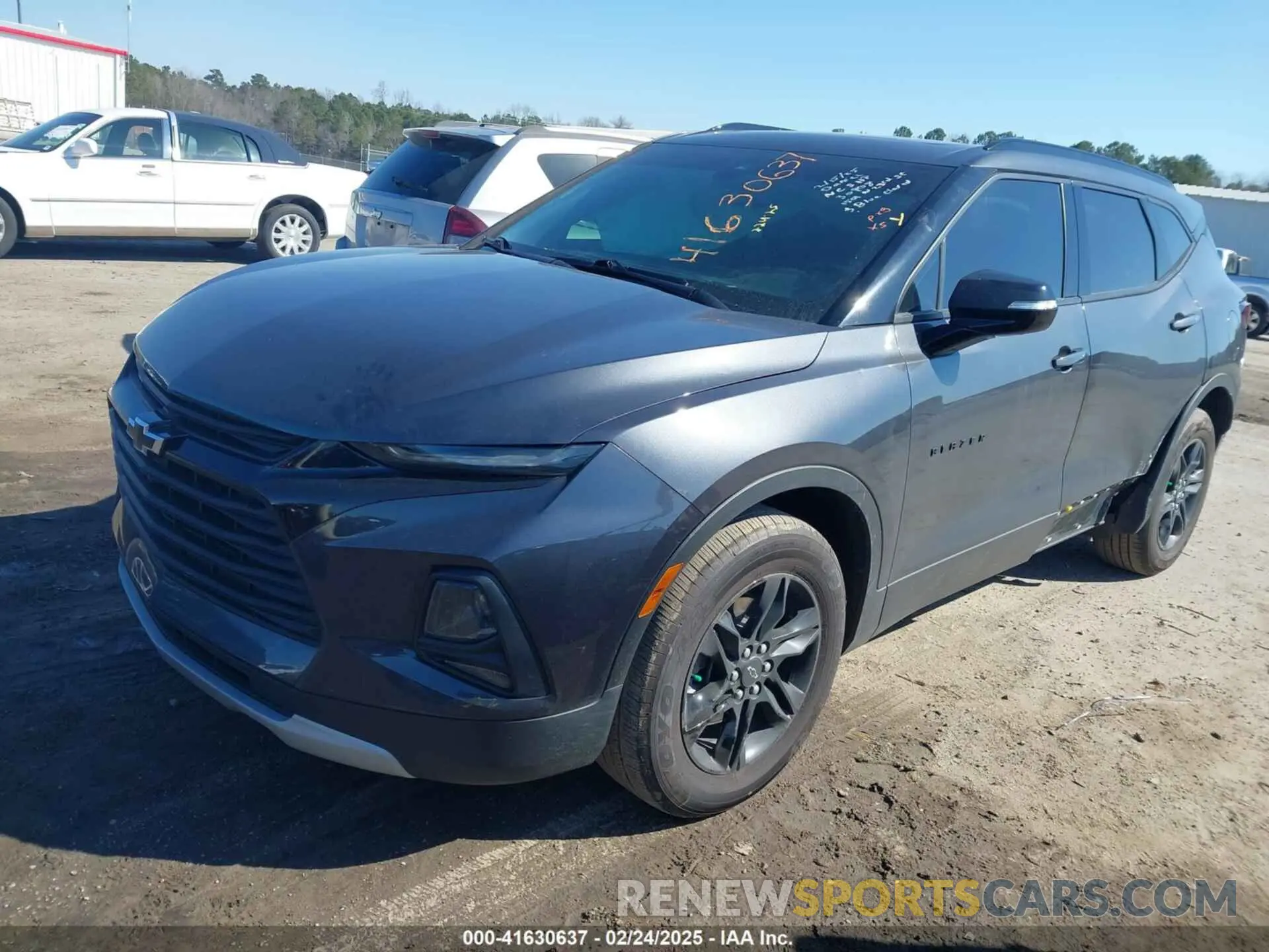 2 Photograph of a damaged car 3GNKBDR40NS235232 CHEVROLET BLAZER 2022