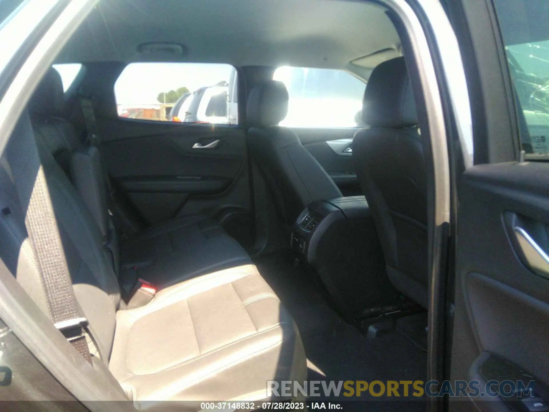 8 Photograph of a damaged car 3GNKBDRS0NS165505 CHEVROLET BLAZER 2022