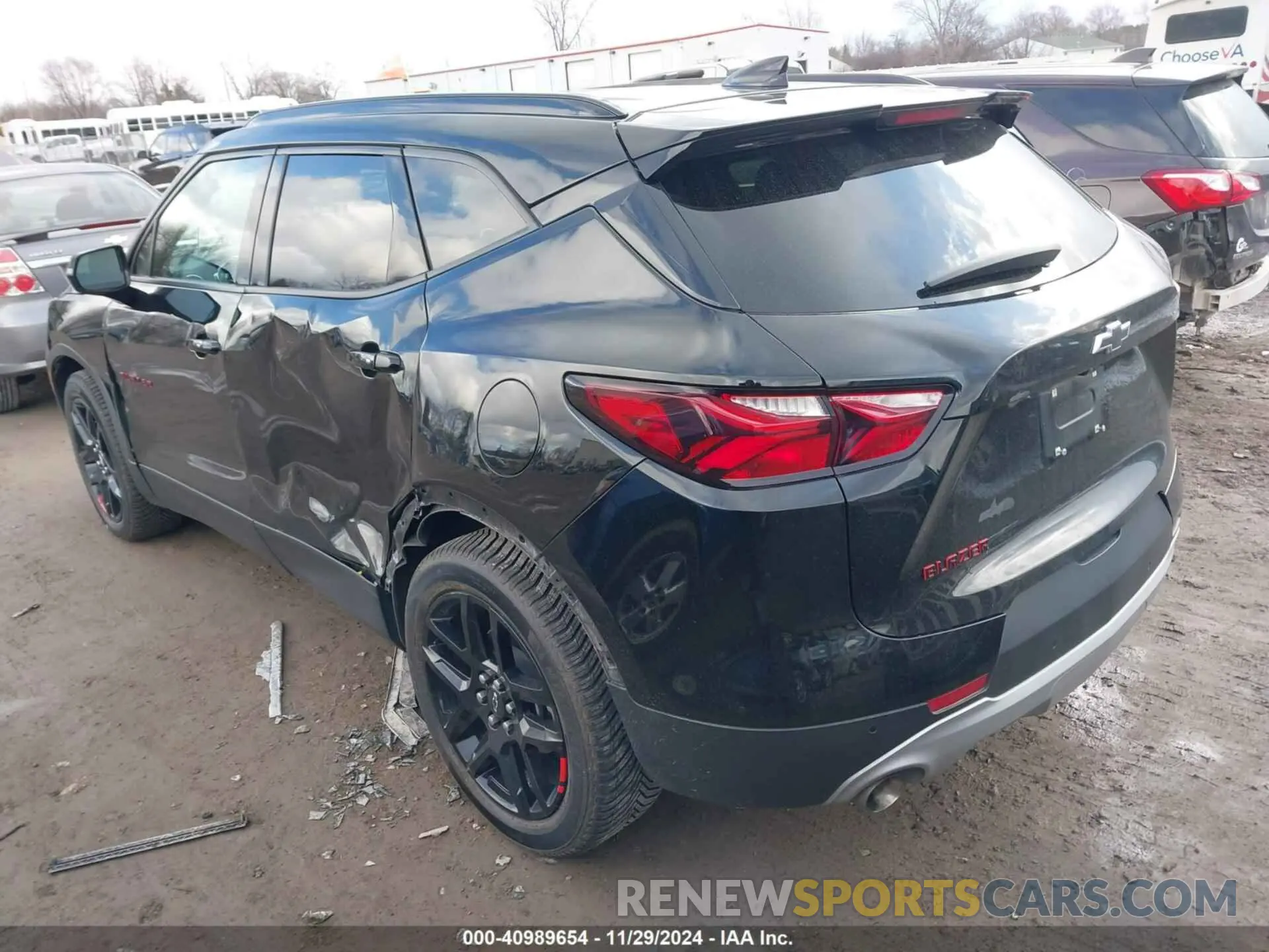 3 Photograph of a damaged car 3GNKBDRS3NS217452 CHEVROLET BLAZER 2022