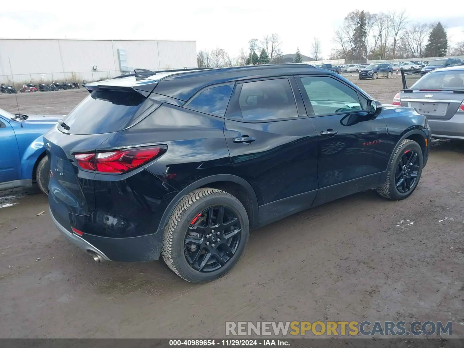 4 Photograph of a damaged car 3GNKBDRS3NS217452 CHEVROLET BLAZER 2022