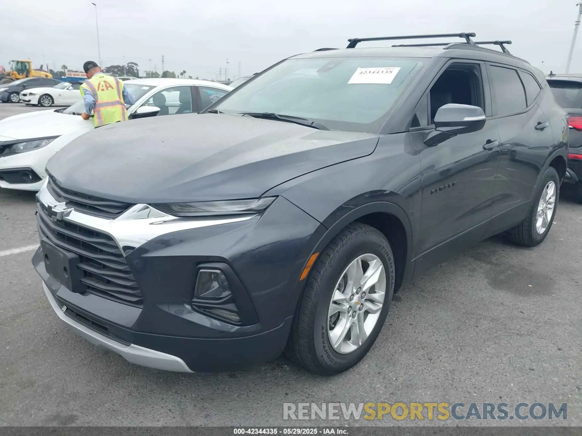 2 Photograph of a damaged car 3GNKBDRS6NS196905 CHEVROLET BLAZER 2022