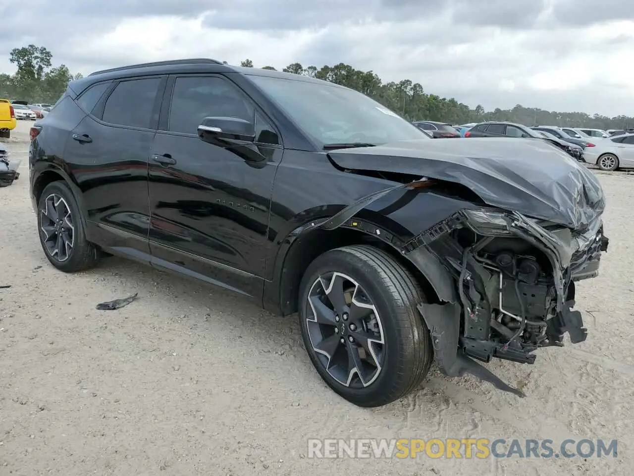 4 Photograph of a damaged car 3GNKBERS0NS112129 CHEVROLET BLAZER 2022