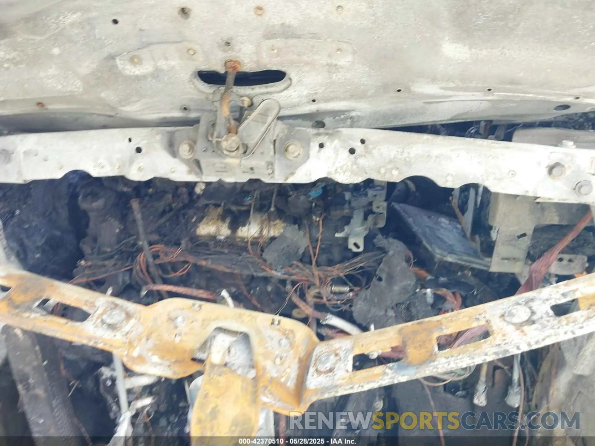10 Photograph of a damaged car 3GNKBERS3NS180084 CHEVROLET BLAZER 2022