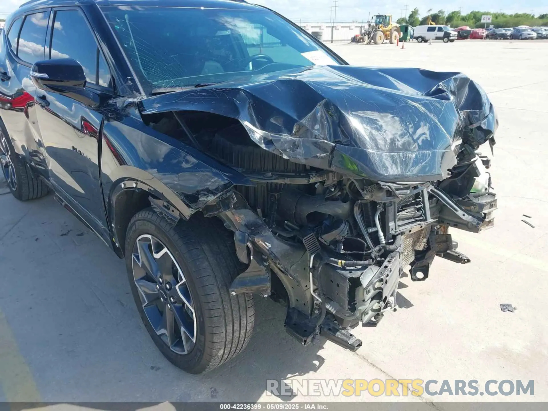 17 Photograph of a damaged car 3GNKBERS3NS201645 CHEVROLET BLAZER 2022