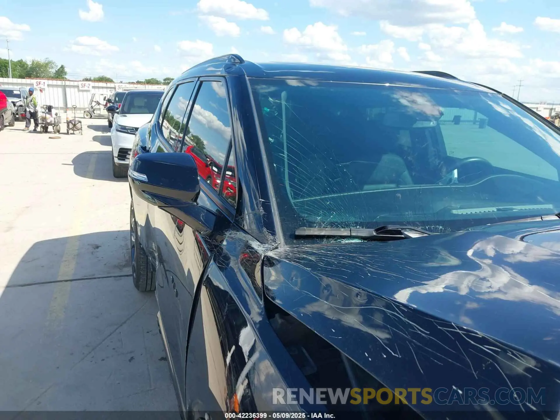 18 Photograph of a damaged car 3GNKBERS3NS201645 CHEVROLET BLAZER 2022