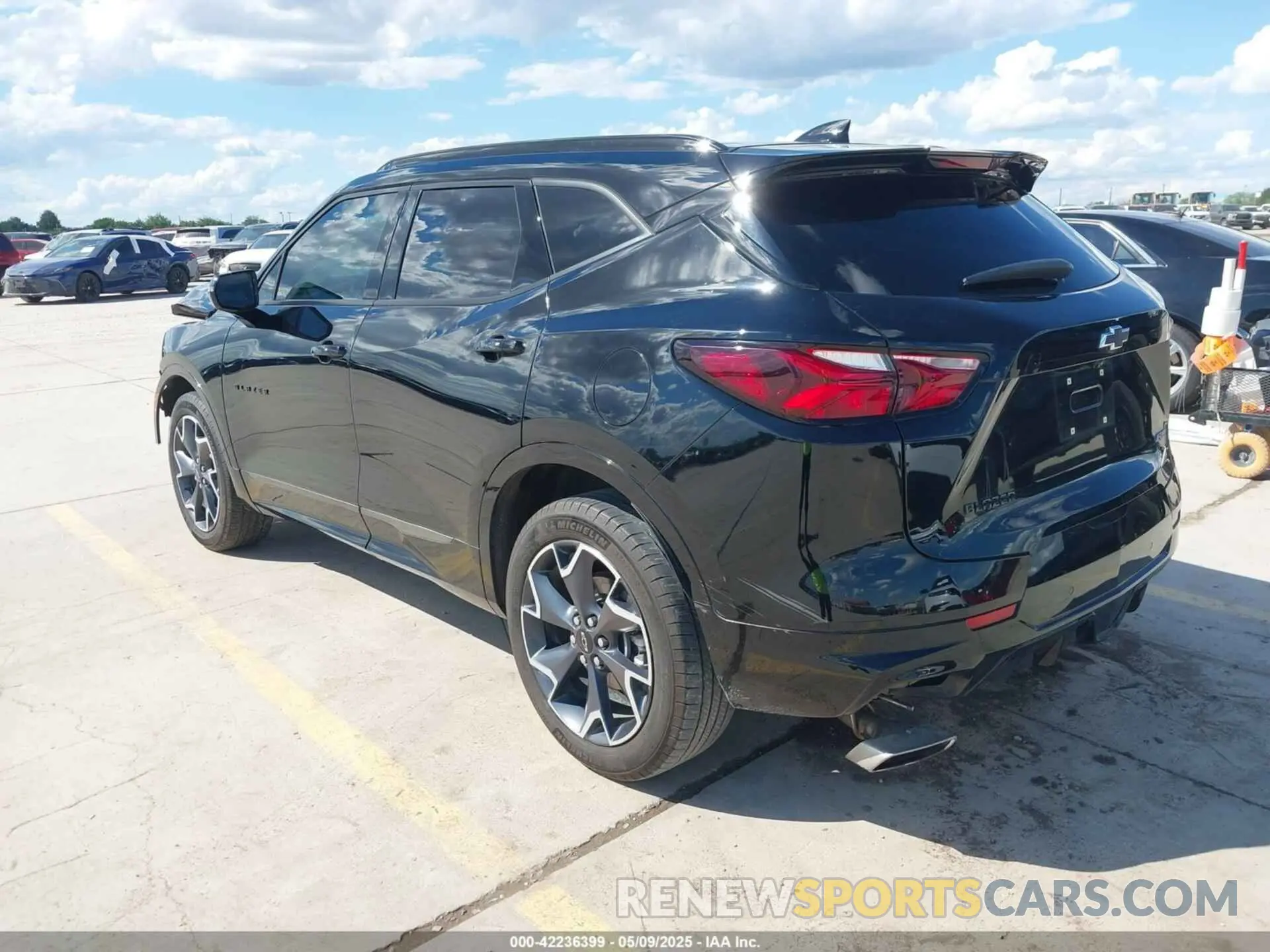 3 Photograph of a damaged car 3GNKBERS3NS201645 CHEVROLET BLAZER 2022