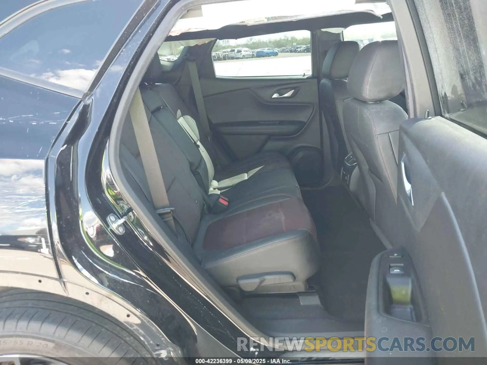 8 Photograph of a damaged car 3GNKBERS3NS201645 CHEVROLET BLAZER 2022