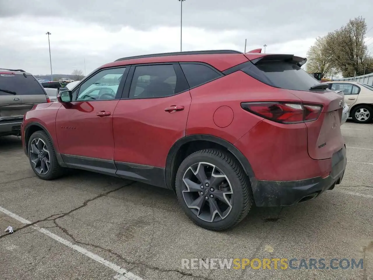 2 Photograph of a damaged car 3GNKBERS4NS119021 CHEVROLET BLAZER 2022