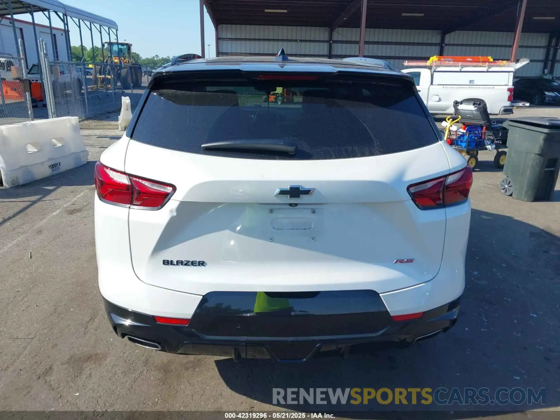16 Photograph of a damaged car 3GNKBERS5NS218012 CHEVROLET BLAZER 2022