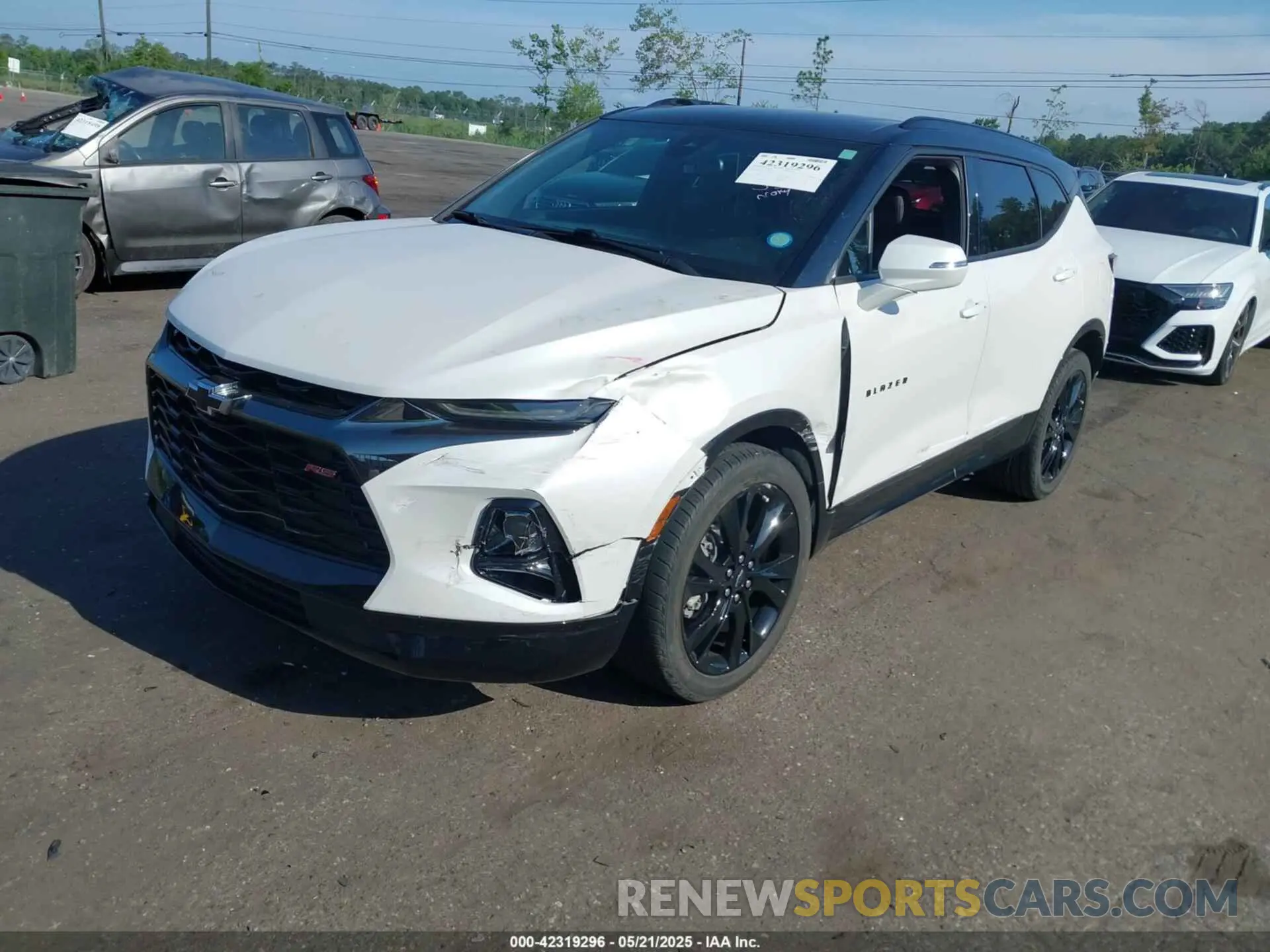 2 Photograph of a damaged car 3GNKBERS5NS218012 CHEVROLET BLAZER 2022
