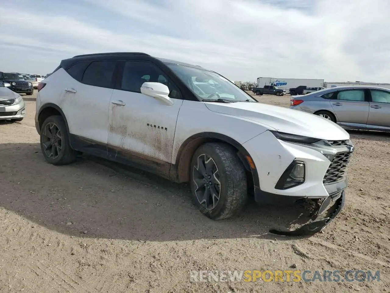 4 Photograph of a damaged car 3GNKBERS6NS143918 CHEVROLET BLAZER 2022