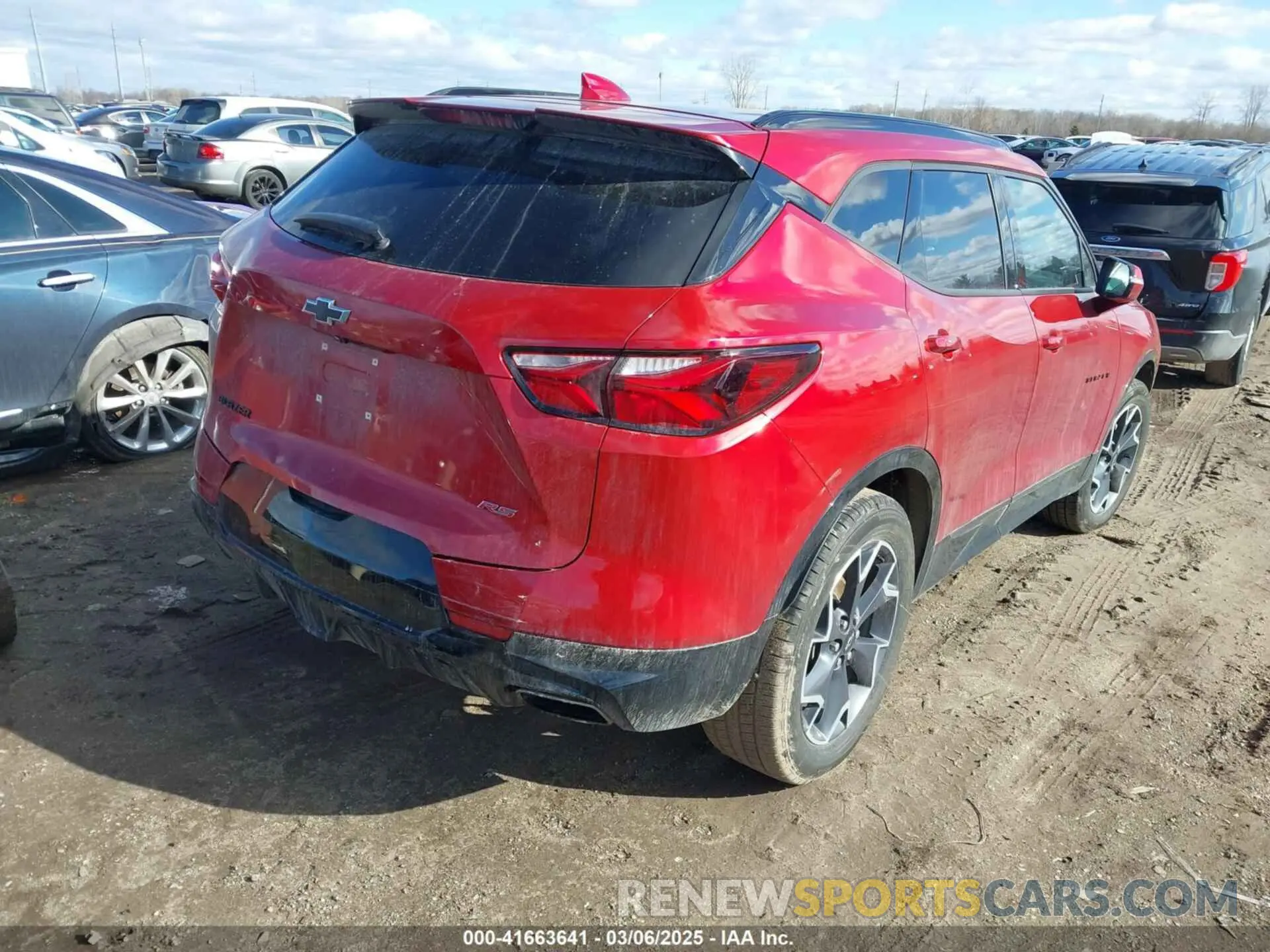 4 Photograph of a damaged car 3GNKBERS9NS112212 CHEVROLET BLAZER 2022