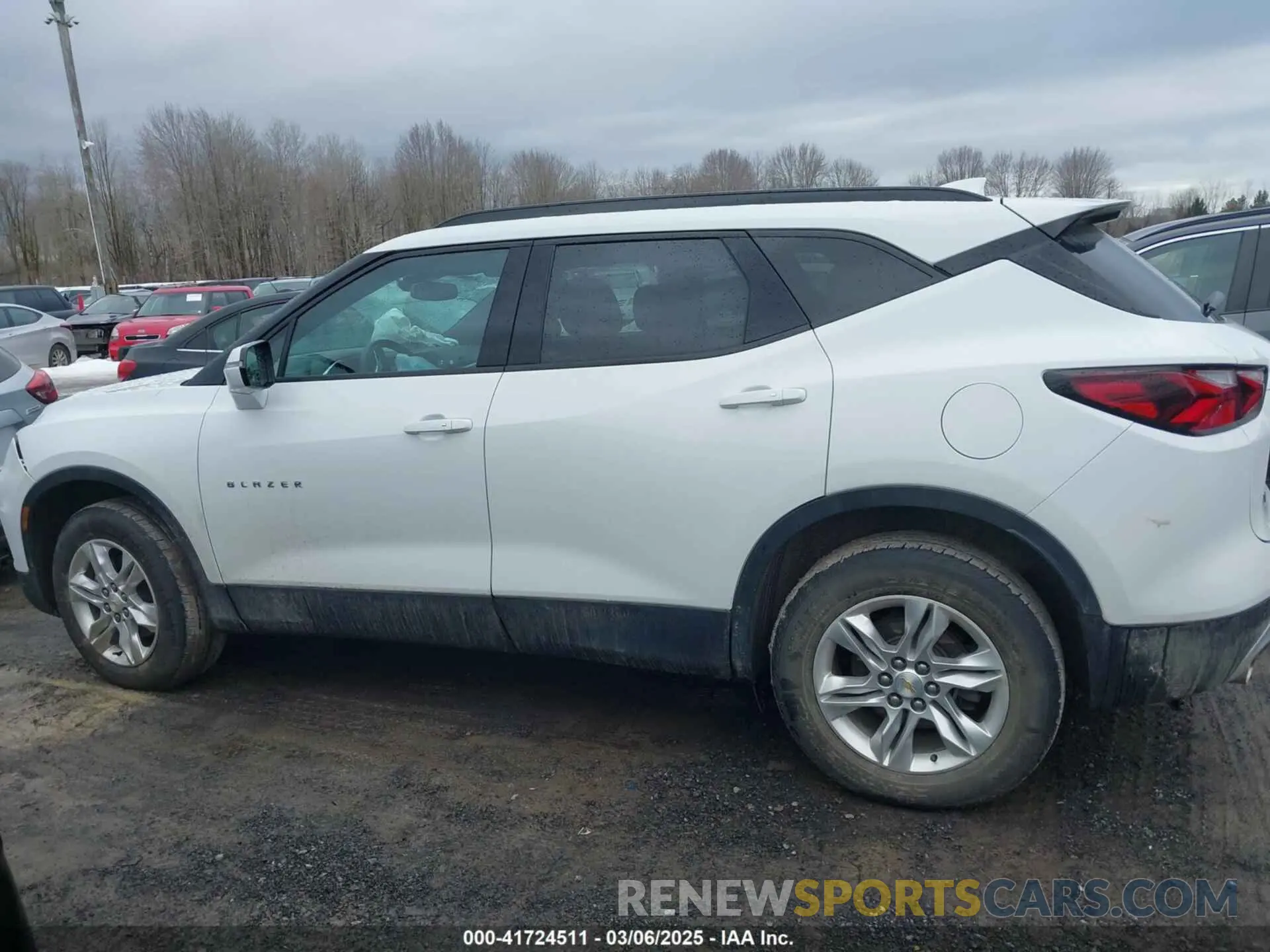 15 Photograph of a damaged car 3GNKBHR40NS129421 CHEVROLET BLAZER 2022