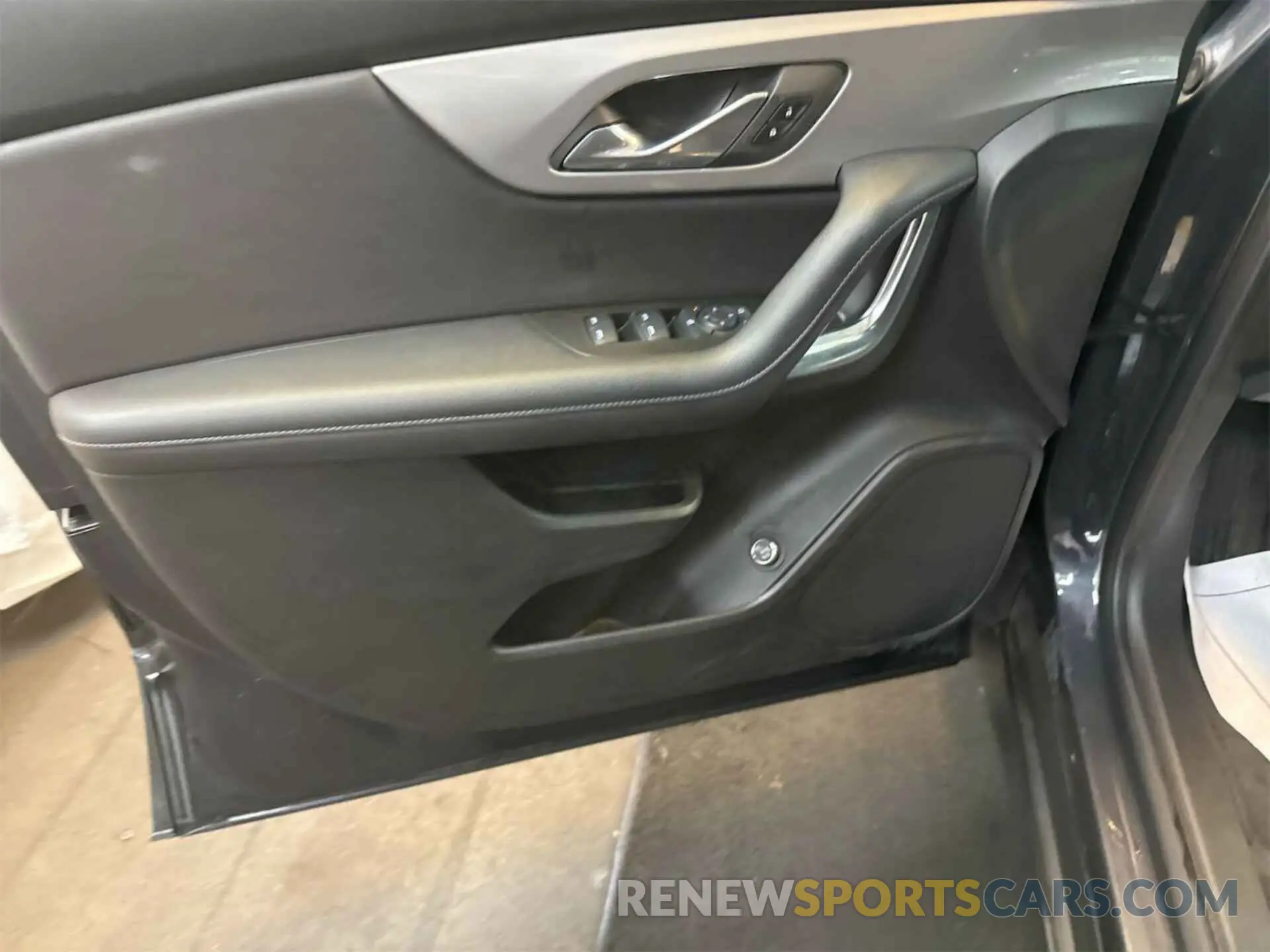 29 Photograph of a damaged car 3GNKBHR41NS182080 CHEVROLET BLAZER 2022