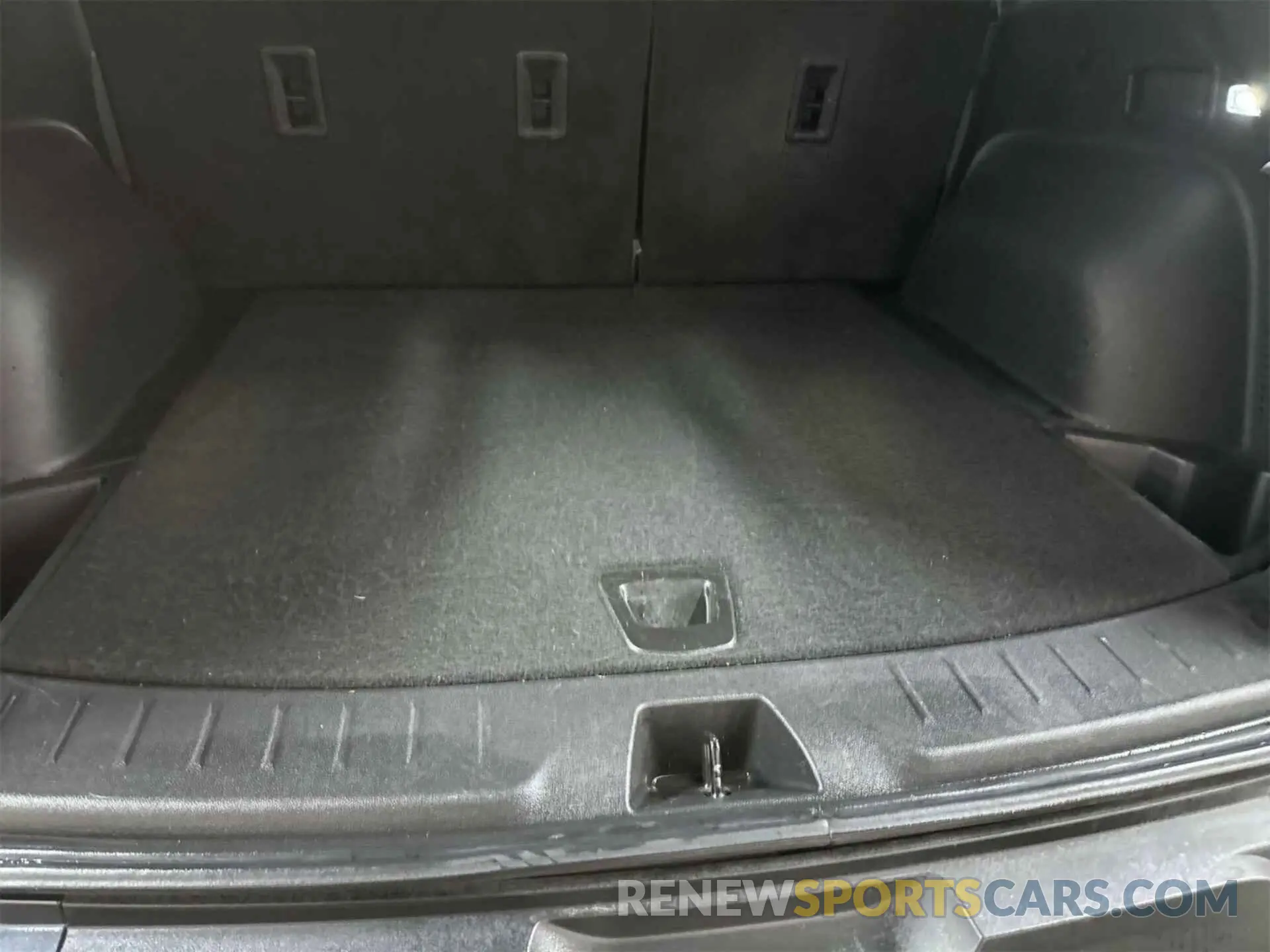 5 Photograph of a damaged car 3GNKBHR41NS182080 CHEVROLET BLAZER 2022