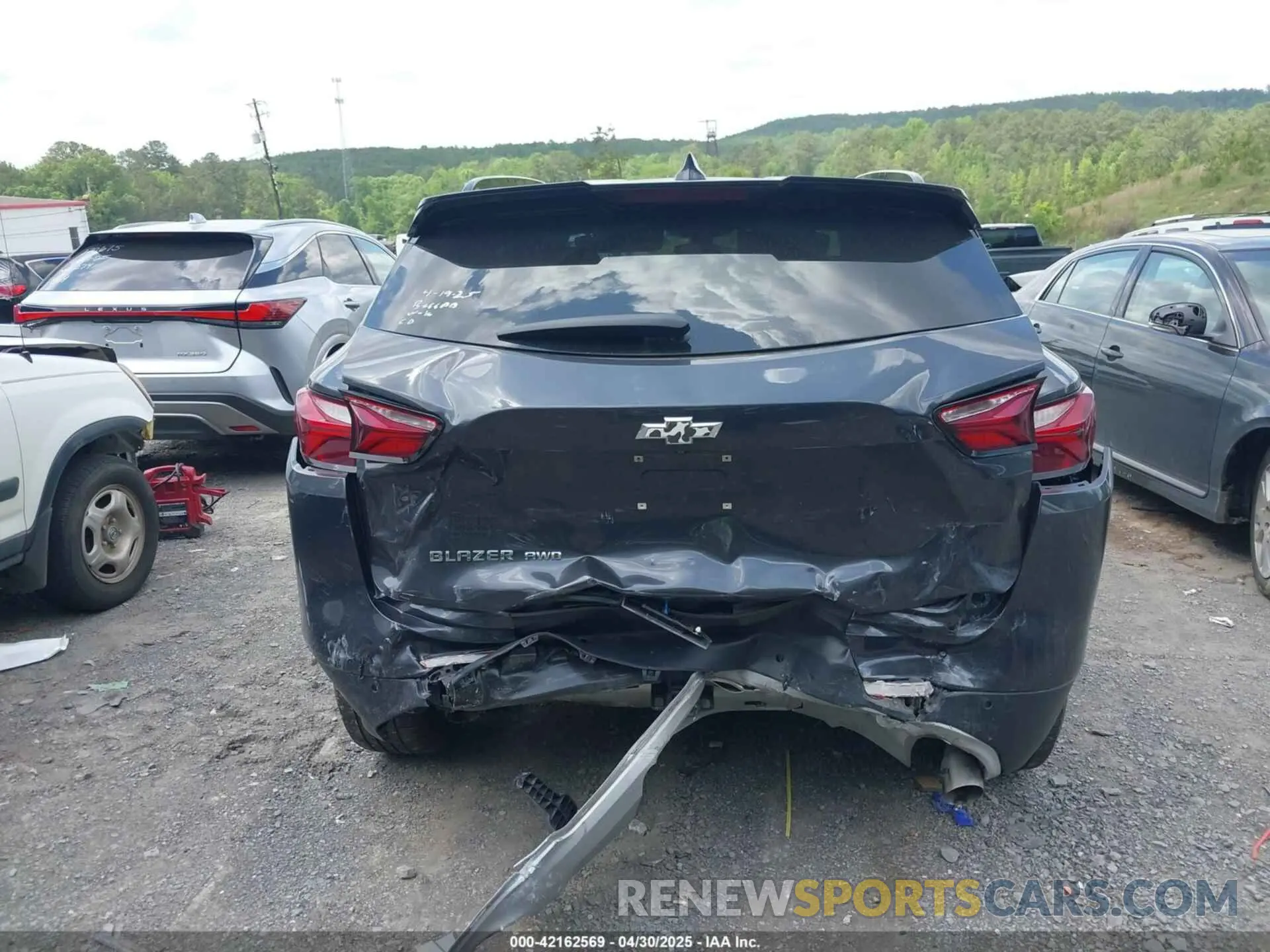 16 Photograph of a damaged car 3GNKBHR41NS184430 CHEVROLET BLAZER 2022