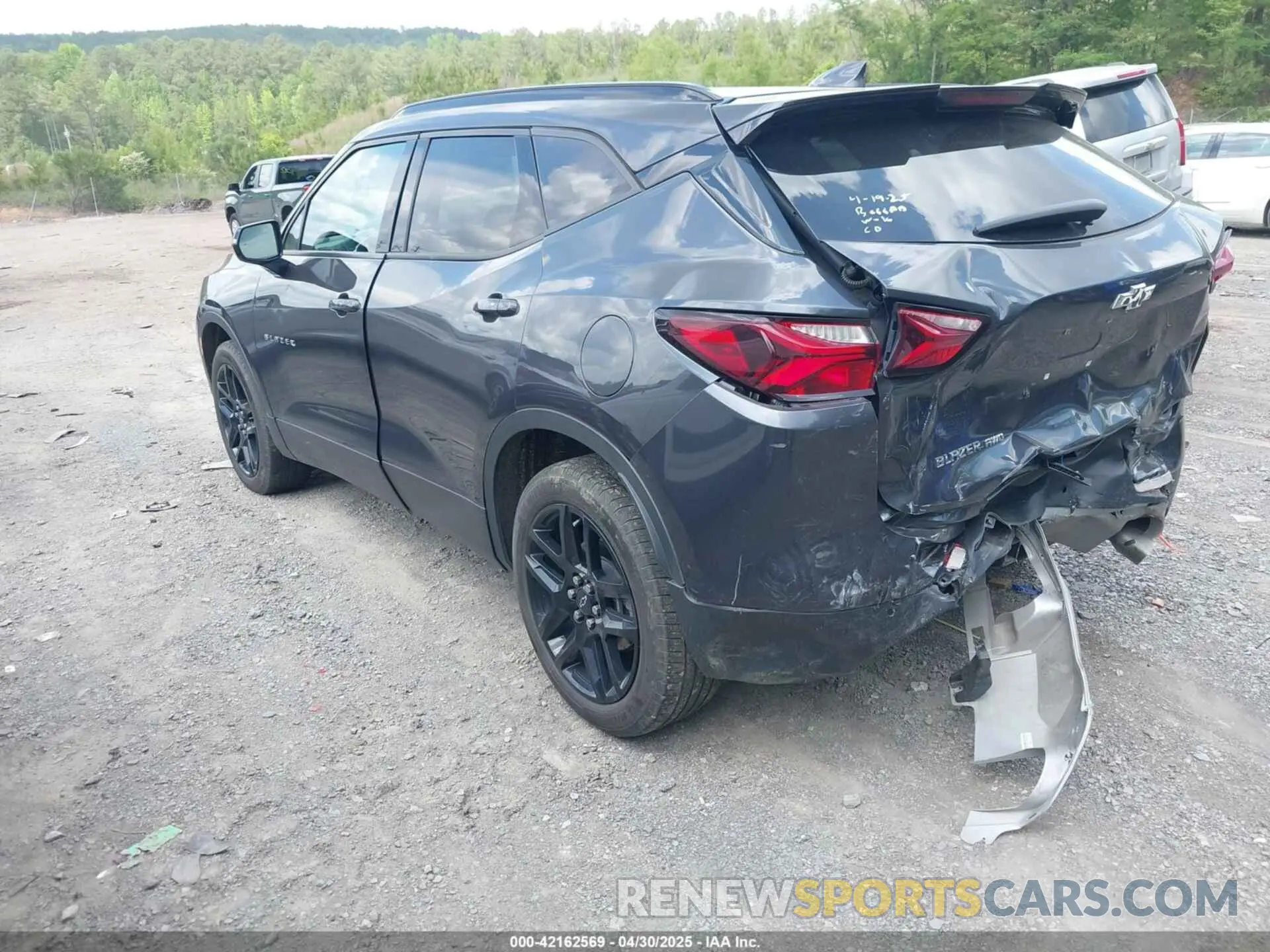 3 Photograph of a damaged car 3GNKBHR41NS184430 CHEVROLET BLAZER 2022