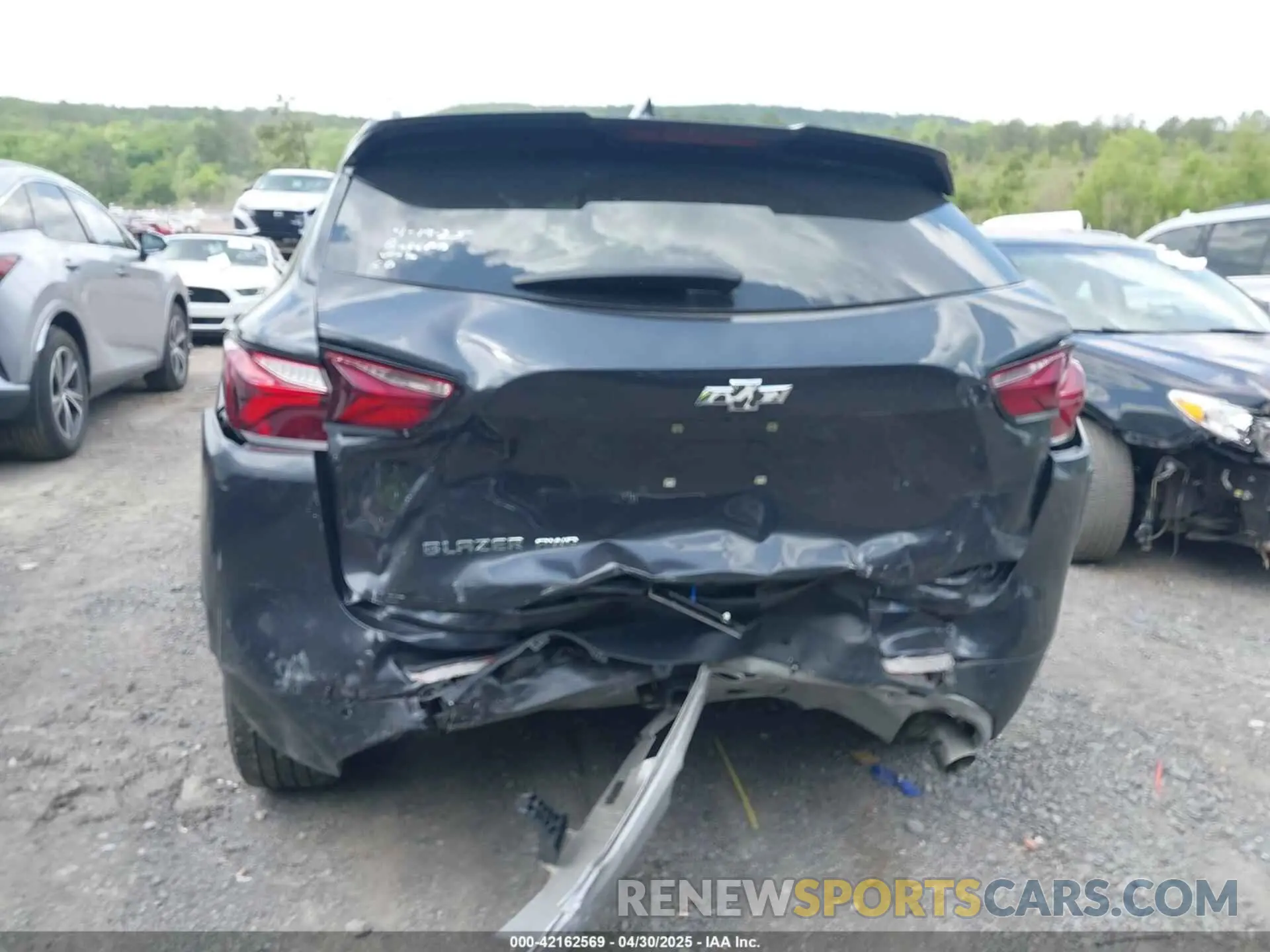 6 Photograph of a damaged car 3GNKBHR41NS184430 CHEVROLET BLAZER 2022