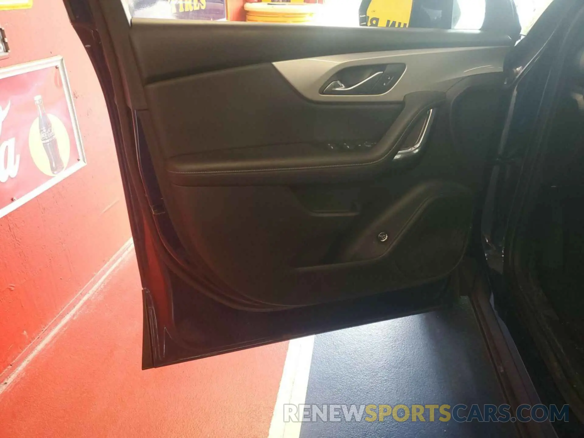 4 Photograph of a damaged car 3GNKBHR41NS212484 CHEVROLET BLAZER 2022