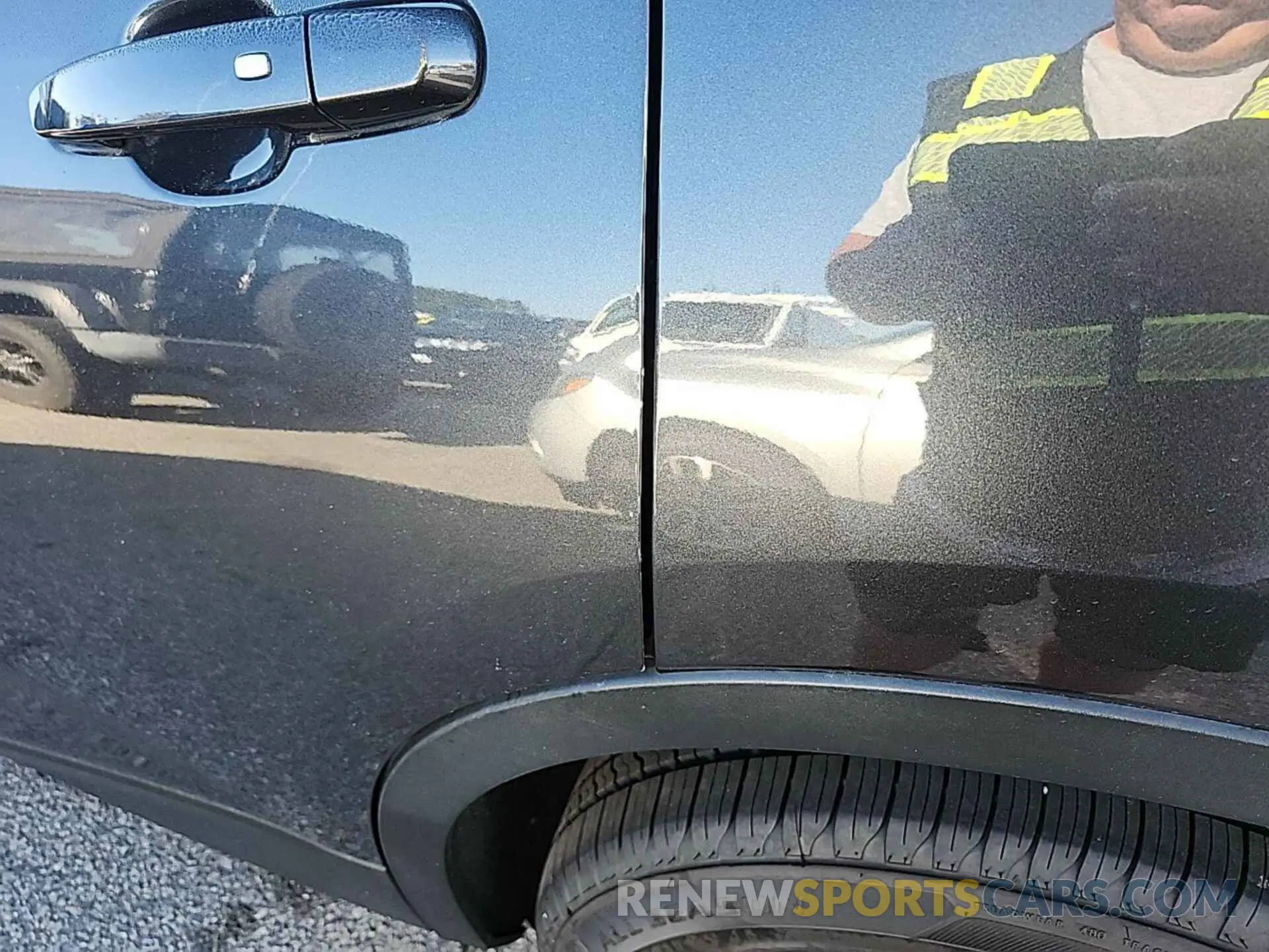 4 Photograph of a damaged car 3GNKBHR42NS208332 CHEVROLET BLAZER 2022