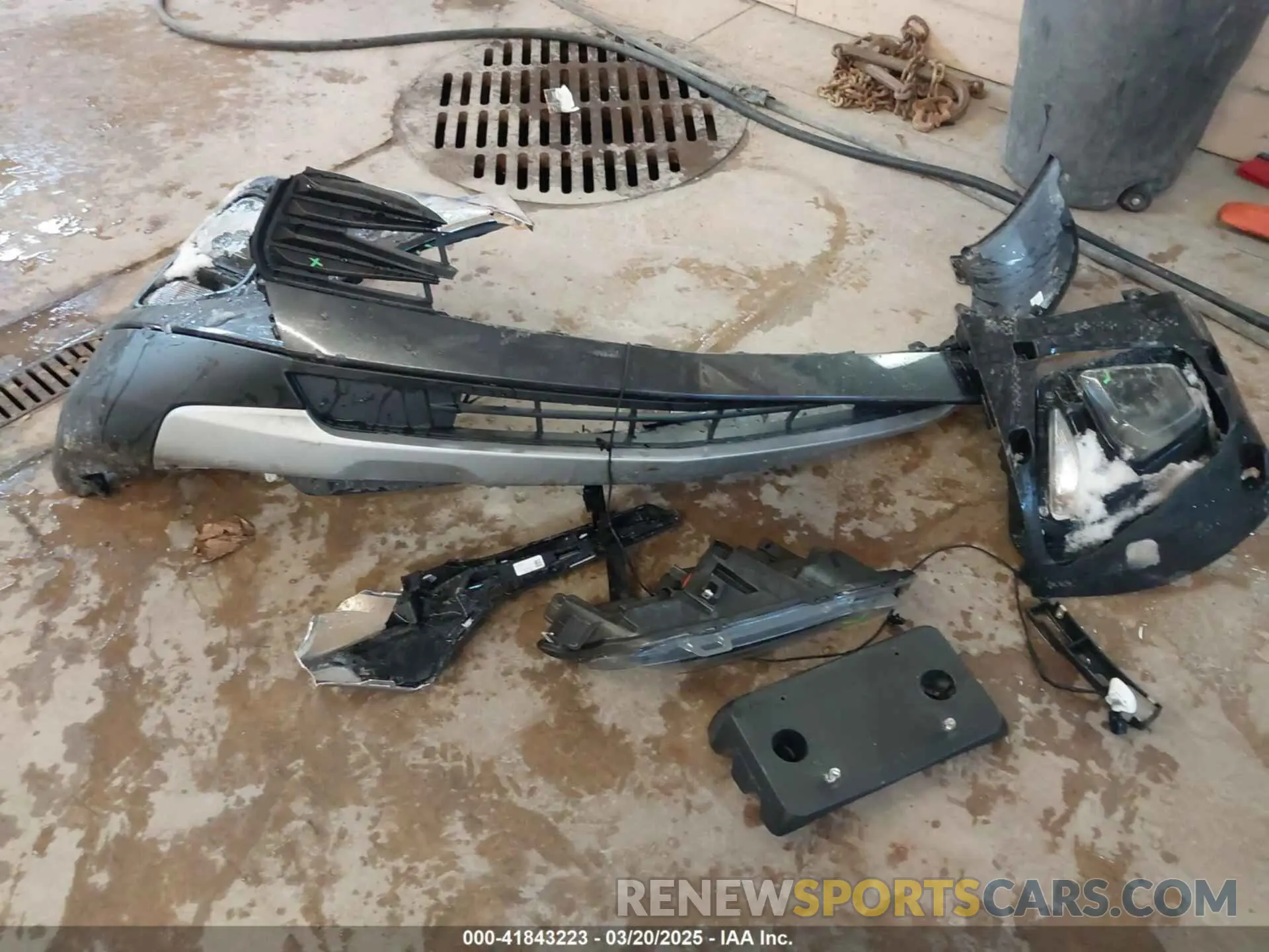 12 Photograph of a damaged car 3GNKBHR43NS118140 CHEVROLET BLAZER 2022