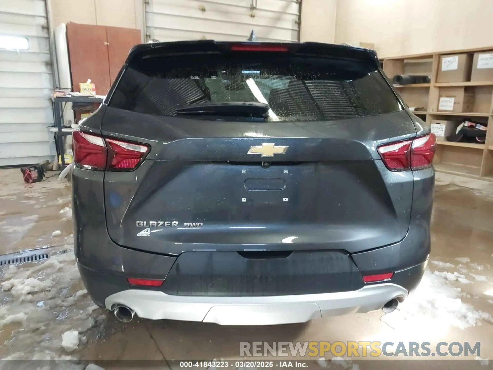 17 Photograph of a damaged car 3GNKBHR43NS118140 CHEVROLET BLAZER 2022